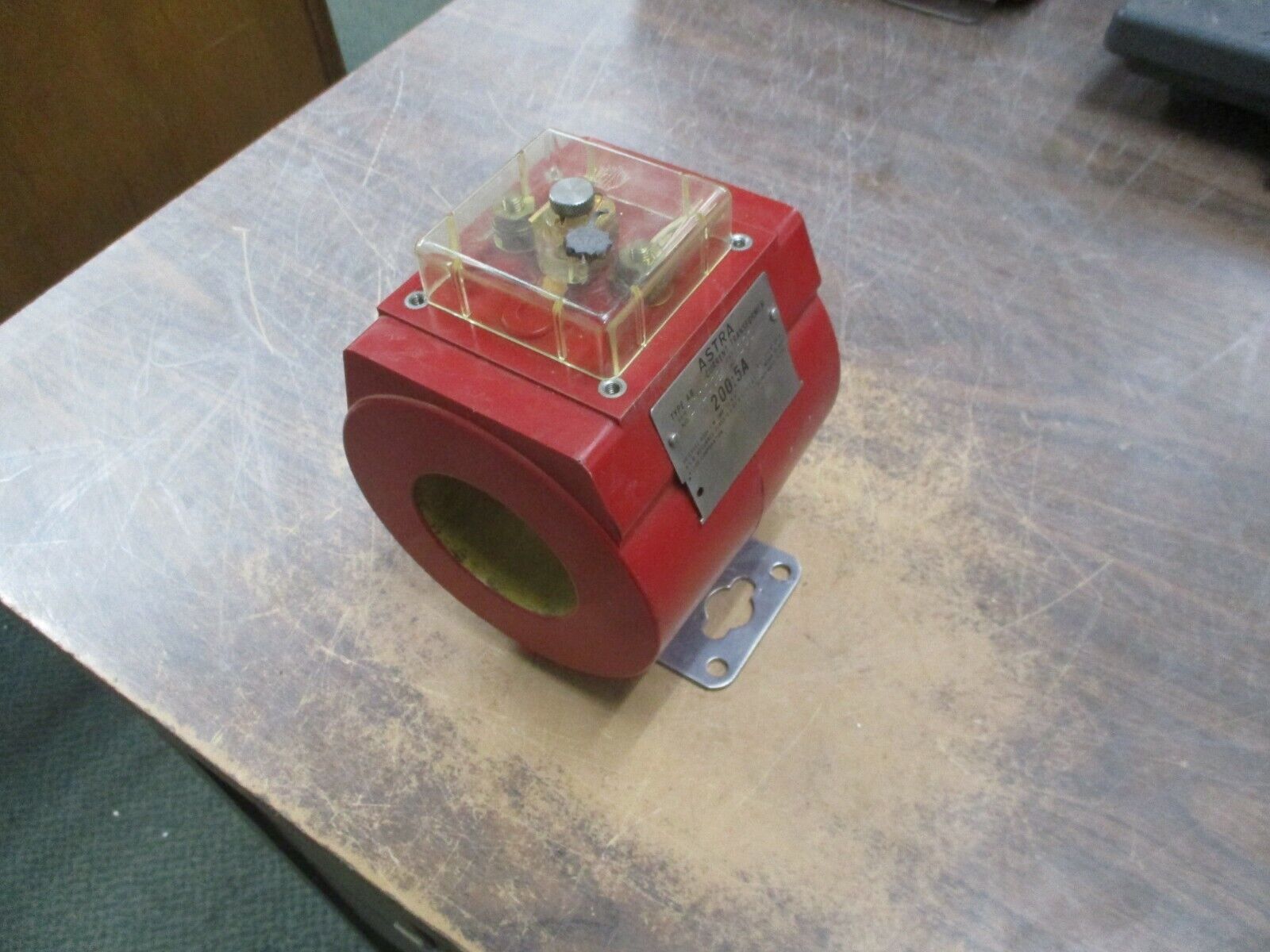 Astra Type AB Current Transformer 100 Ratio 200:5A 600V 60Hz 10KV BIL Used