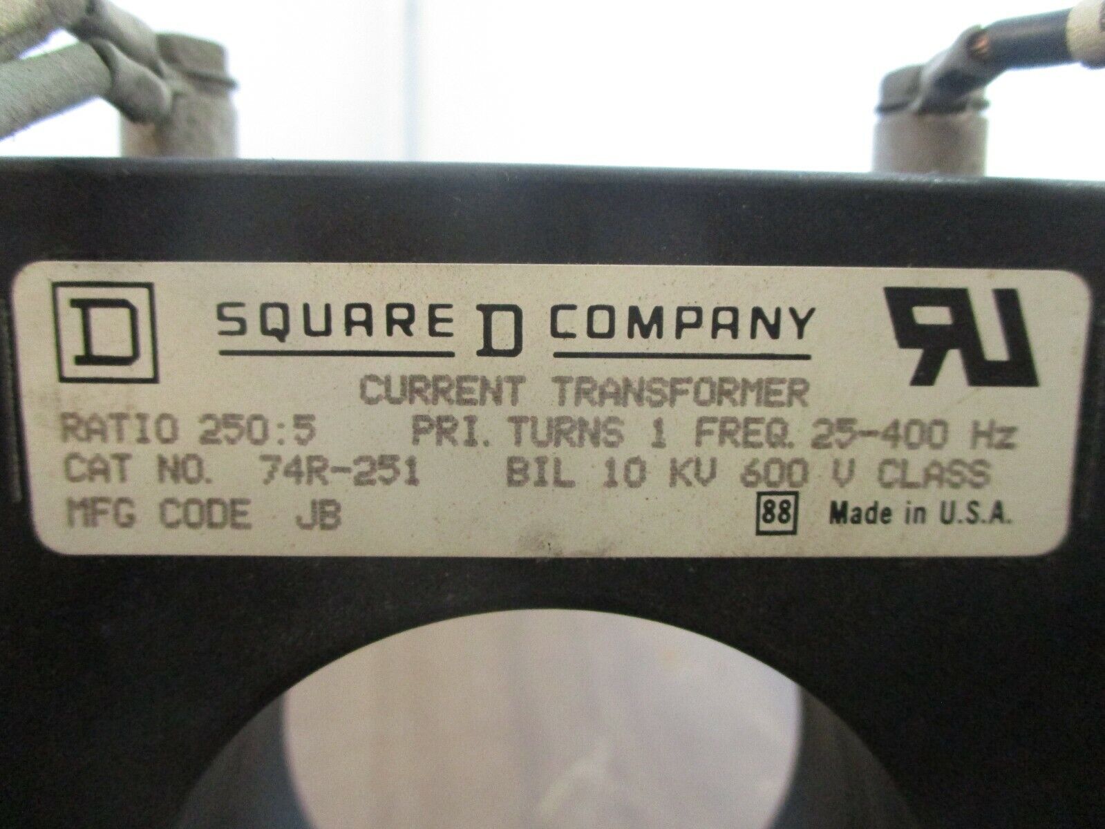 Square D Current Transformer 74R-251 Ratio 250:5A 600V 25-400Hz 10kV BIL Used