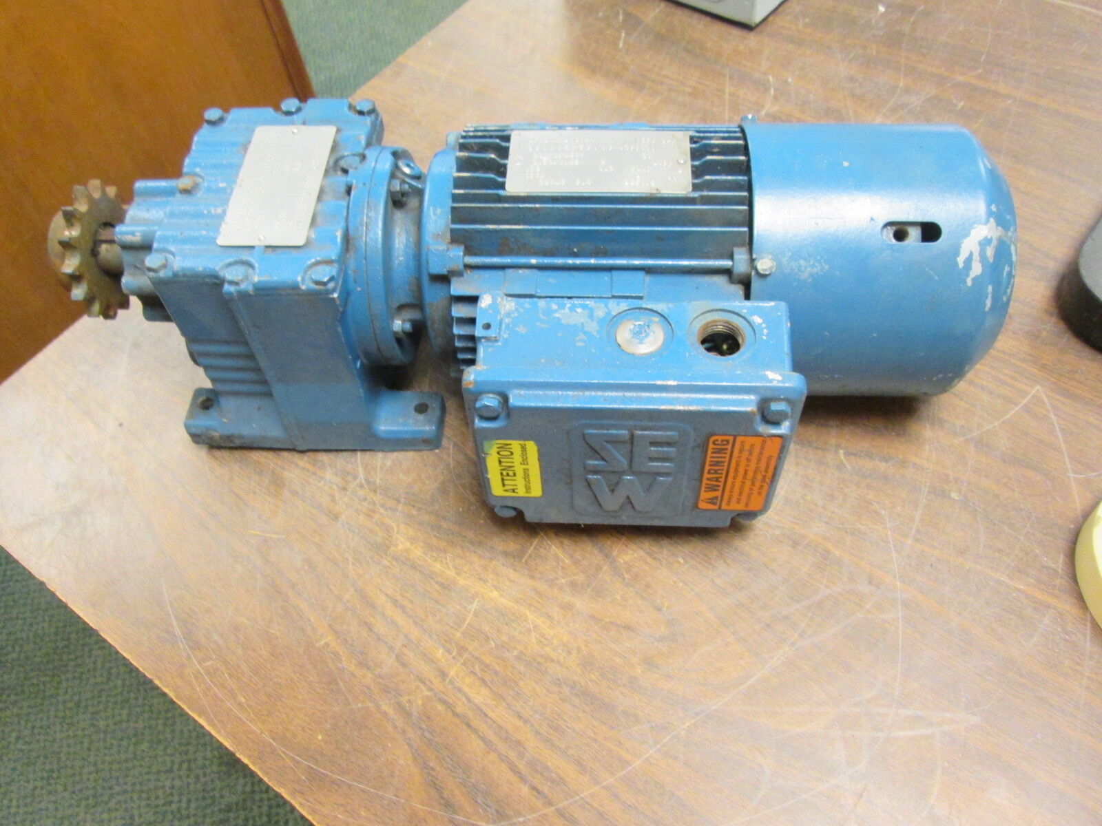 SEW Gearmotor DFT80K4BMG1HR .75HP 1800RPM ENCL:TEFC 230YY/460V 2.90/1.45A Used