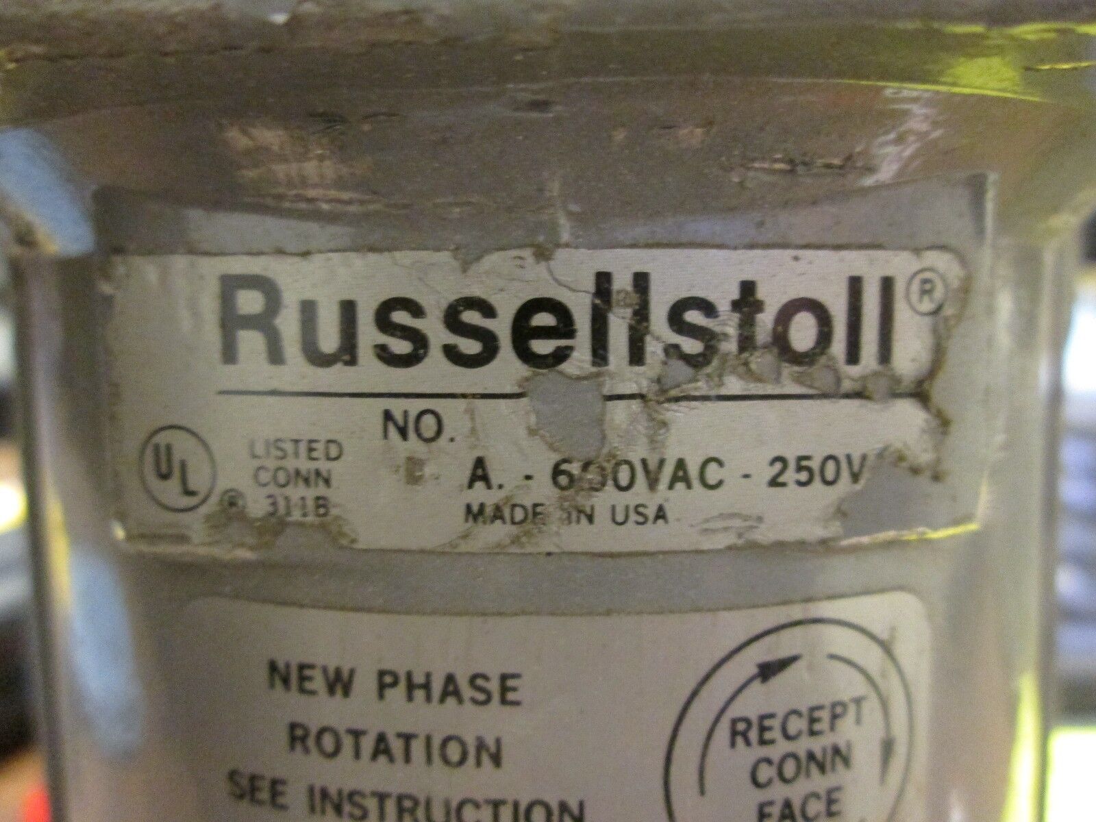 Russellstoll Receptacle B-10572 no cap Used