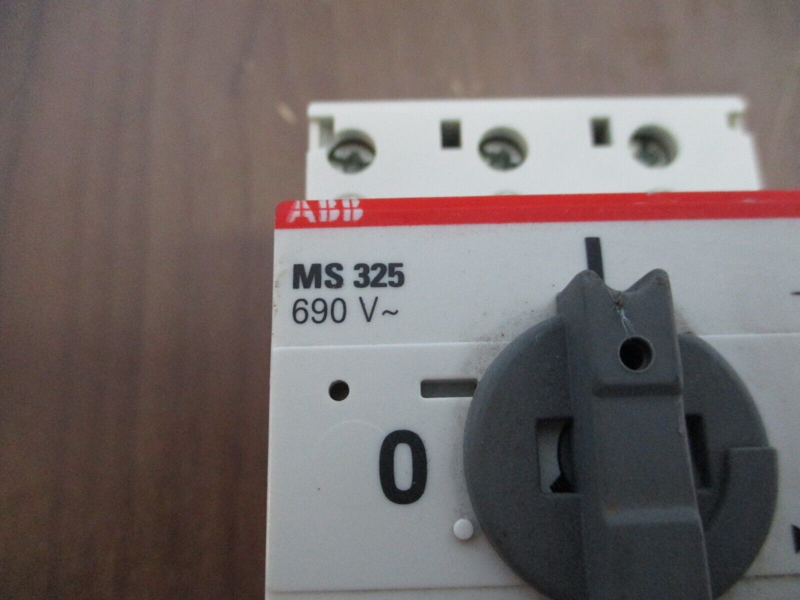 ABB Manual Starter MS 325 Trip: 6.3-9.0 A 600V Used