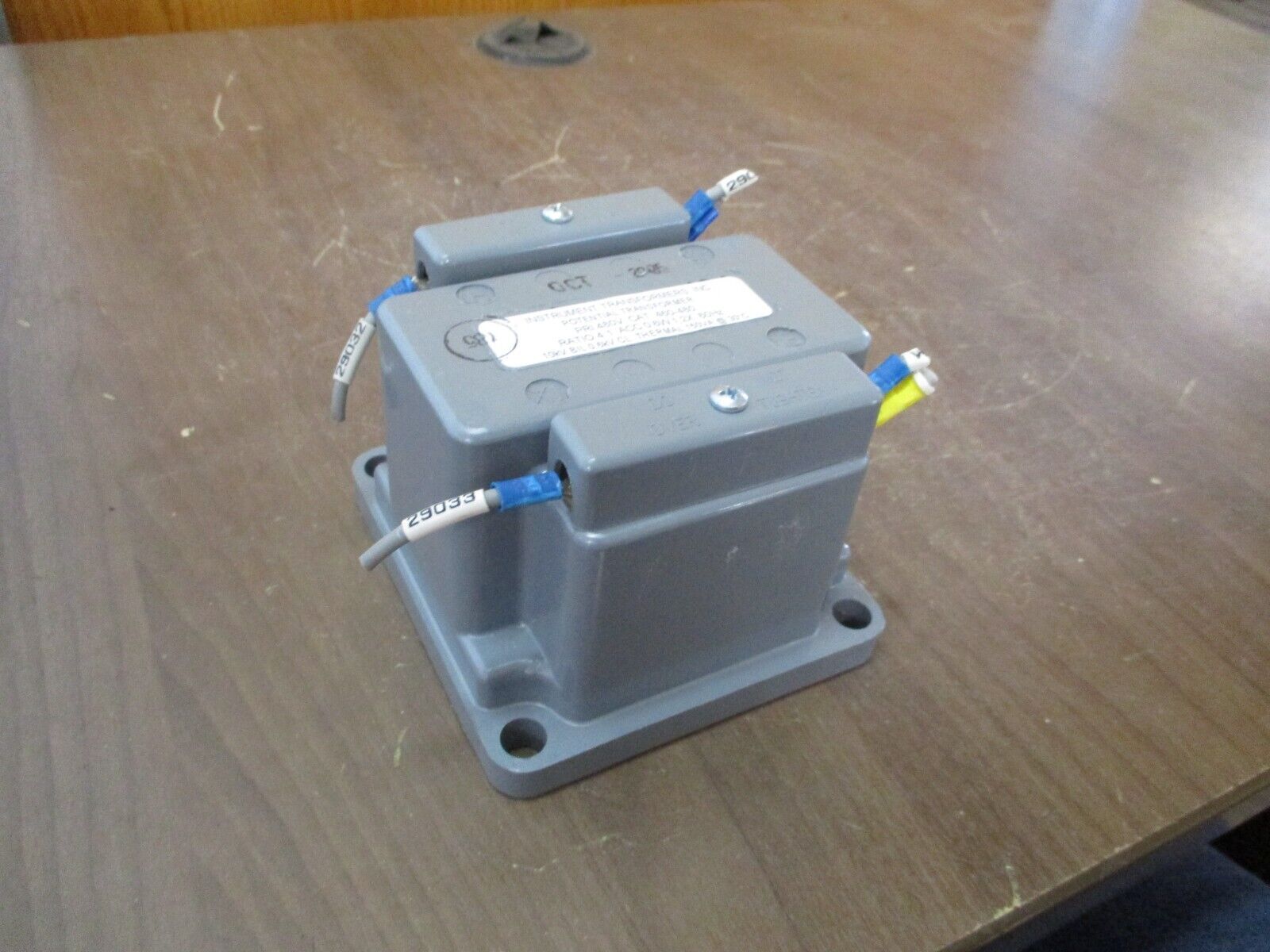 Instrument Transformer Potential Transformer 460-480 Ratio 4:1 Pri: 480V 50-60Hz