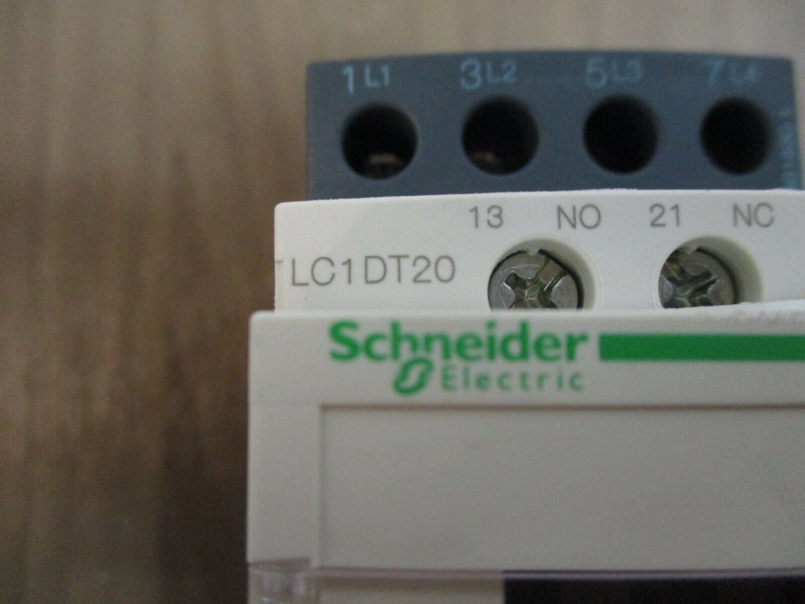 Schneider Electric Contactor LC1DT20 120V Coil *Chipped Plastic* Used