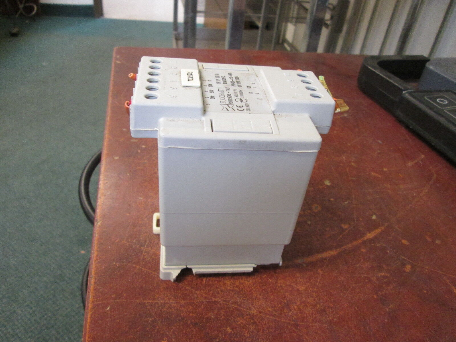 Zucchiatti Transformer B14/L28 FC Pri: 400/415/440V Sec: 120V 100VA Used