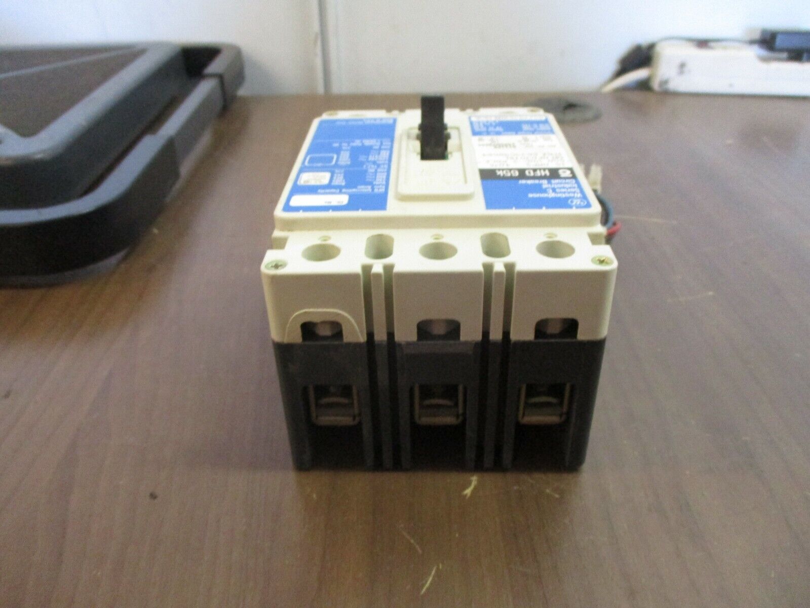 Westinghouse HFD 65k Circuit Breaker w/ Aux HFD3015L 15A 600V 3P Used