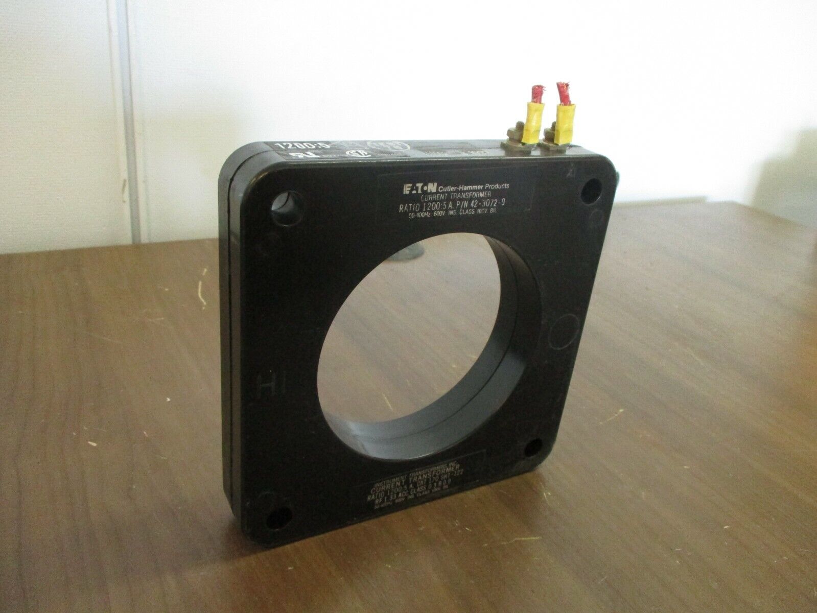 Eaton Cutler-Hammer Current Transformer 42-3072-9 Ratio 1200:5A 600V 50-400Hz