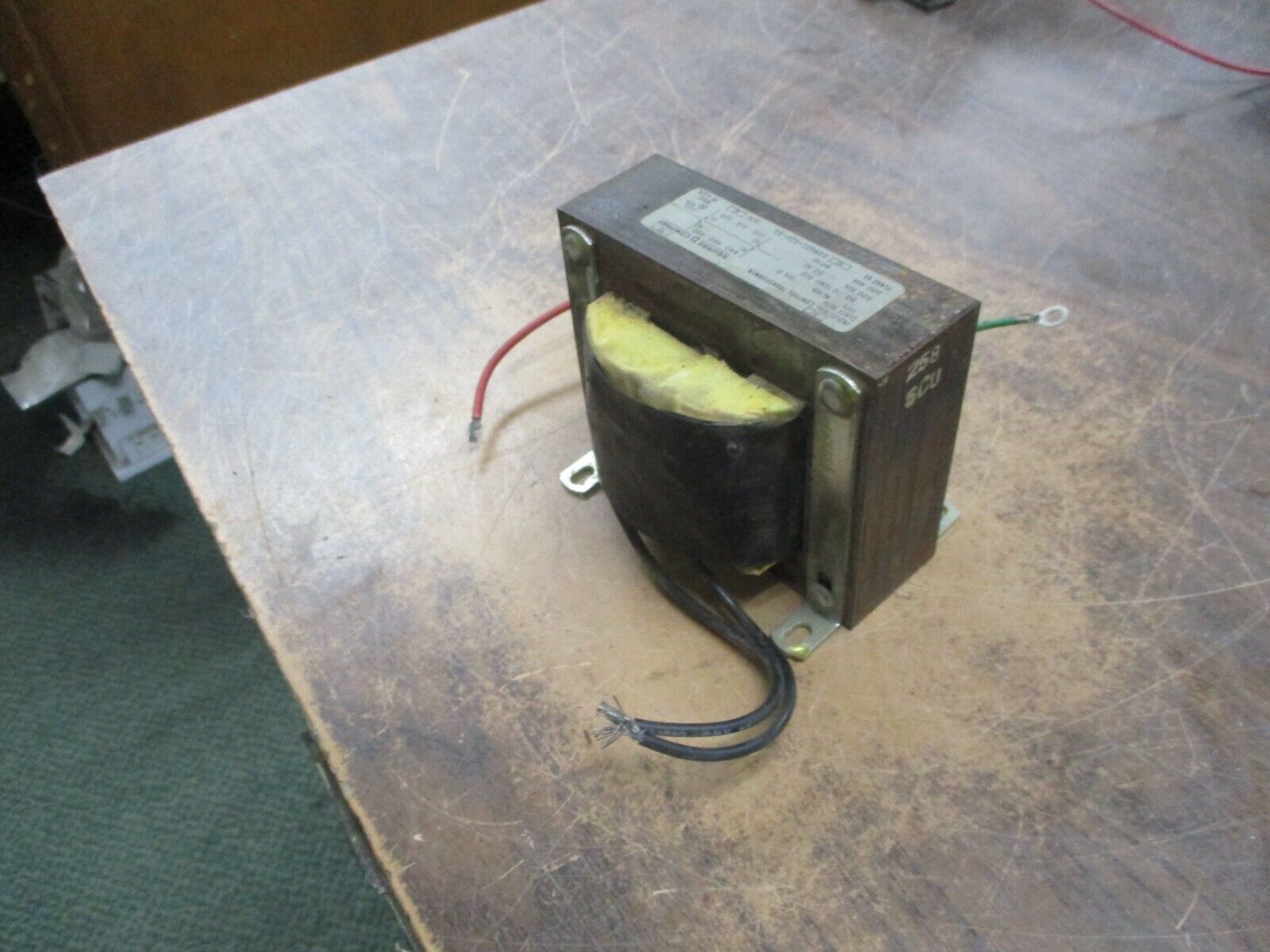 Square D Control Transformer 9070 KL300 Ser. B 0.300KVA Pri: 480V Sec: 120V Used