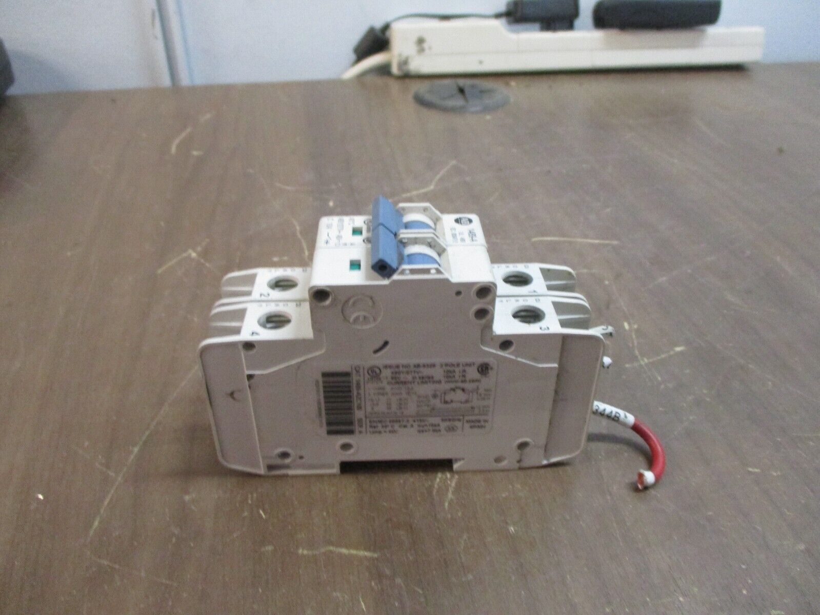 Allen-Bradley Circuit Breaker 1489-A2C100 10A 480Y/277V 2P Used