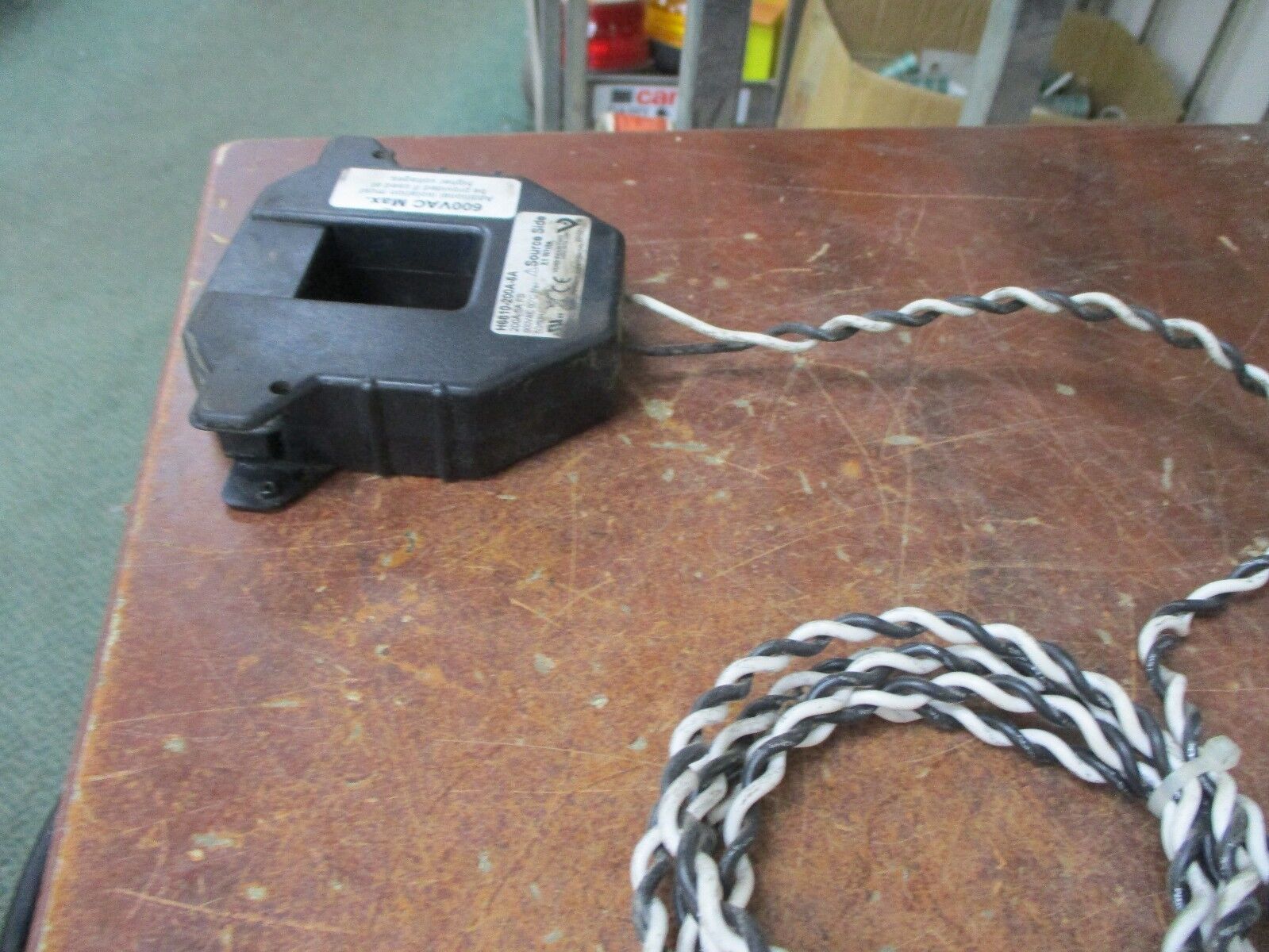 Veris Current Transformer H6810-200A-5A Ratio: 200:5A 600V 50/60Hz Used