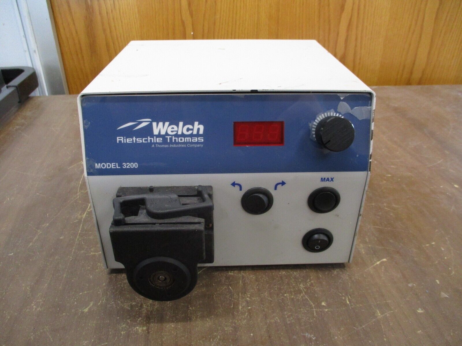 Welch Rietschle Thomas Peristaltic Pump 3200B-01 100-230V 50/60Hz 0.3/0.15A Used