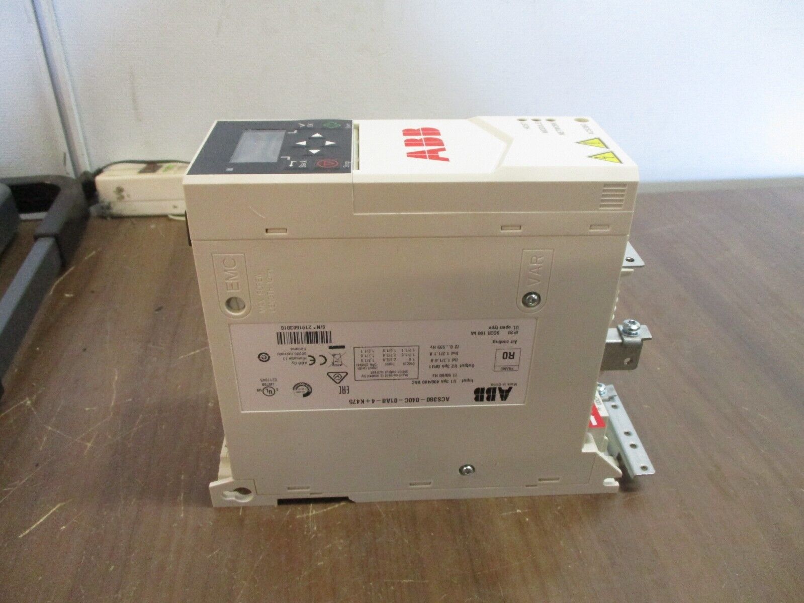 ABB ACS380 AC Drive ACS380-040C-01A8-4+K475 0.75HP 3Ph New Takeout