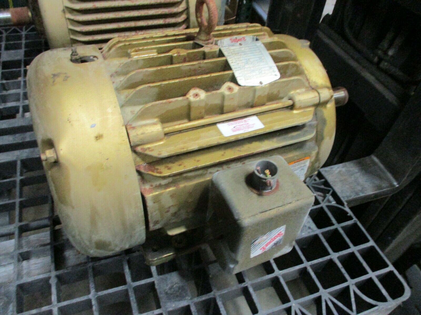 Baldor Super-E AC Motor EM2276T 7.5HP 1200RPM 254T Frame TEFC Enc. Used