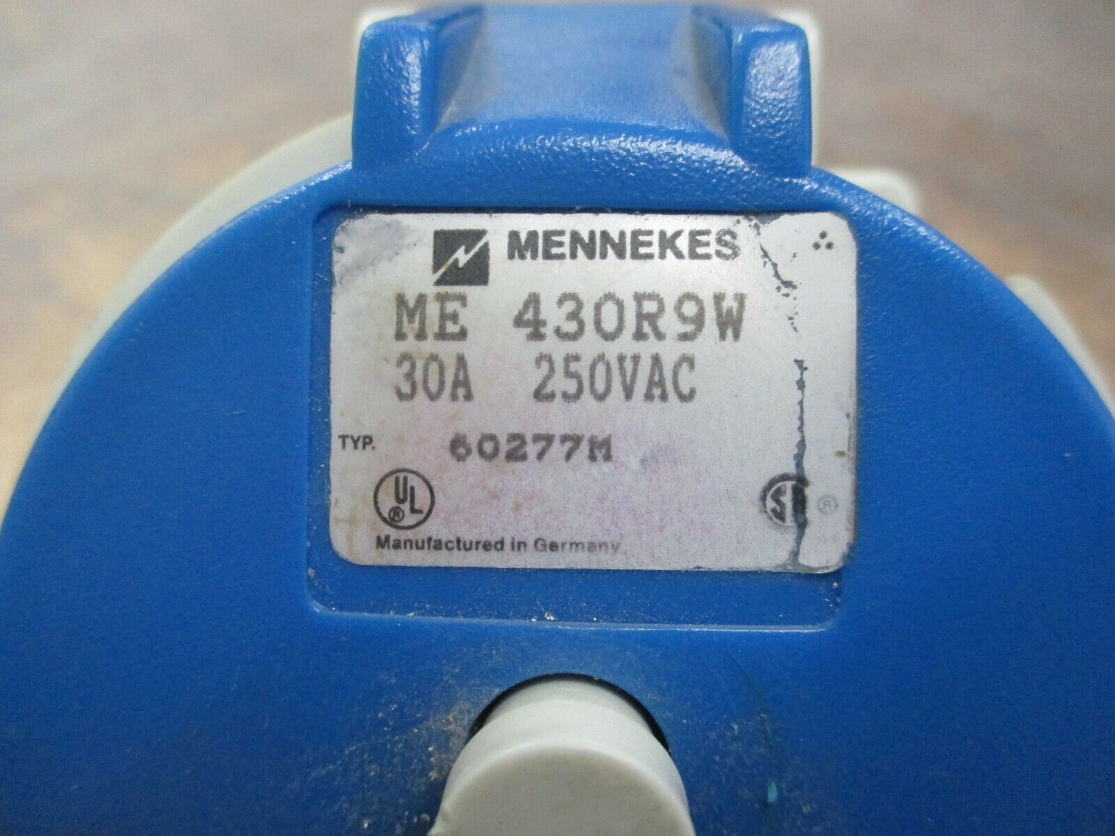 Mennekes Receptacle ME 430R9W 30A 250V *Cracked Cover* Used