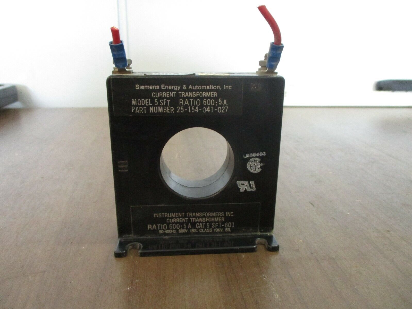 Siemens Model 5 SFT Current Transformer 25-154-041-027 Ratio 600:5A Used