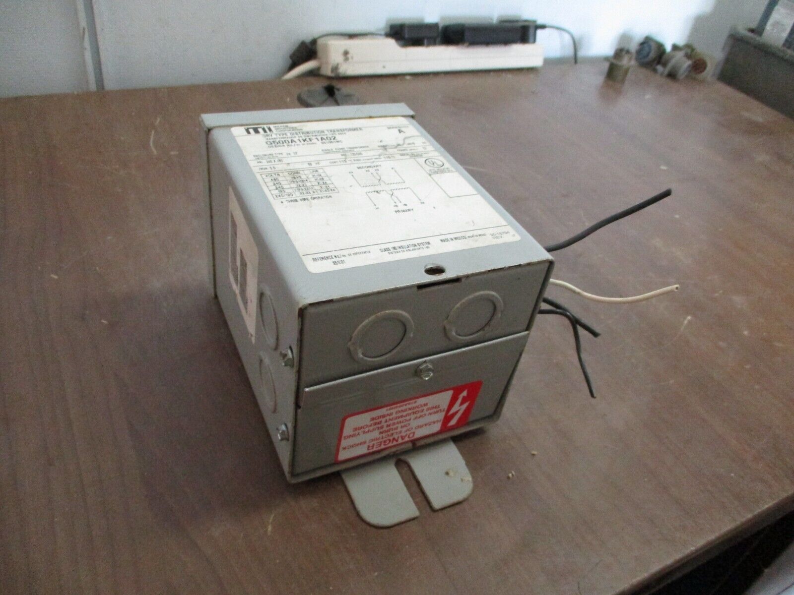 Micron Industries Transformer G500A1KF1A02 Ser. A 0.5kVA Pri: 240/480V 60Hz Used