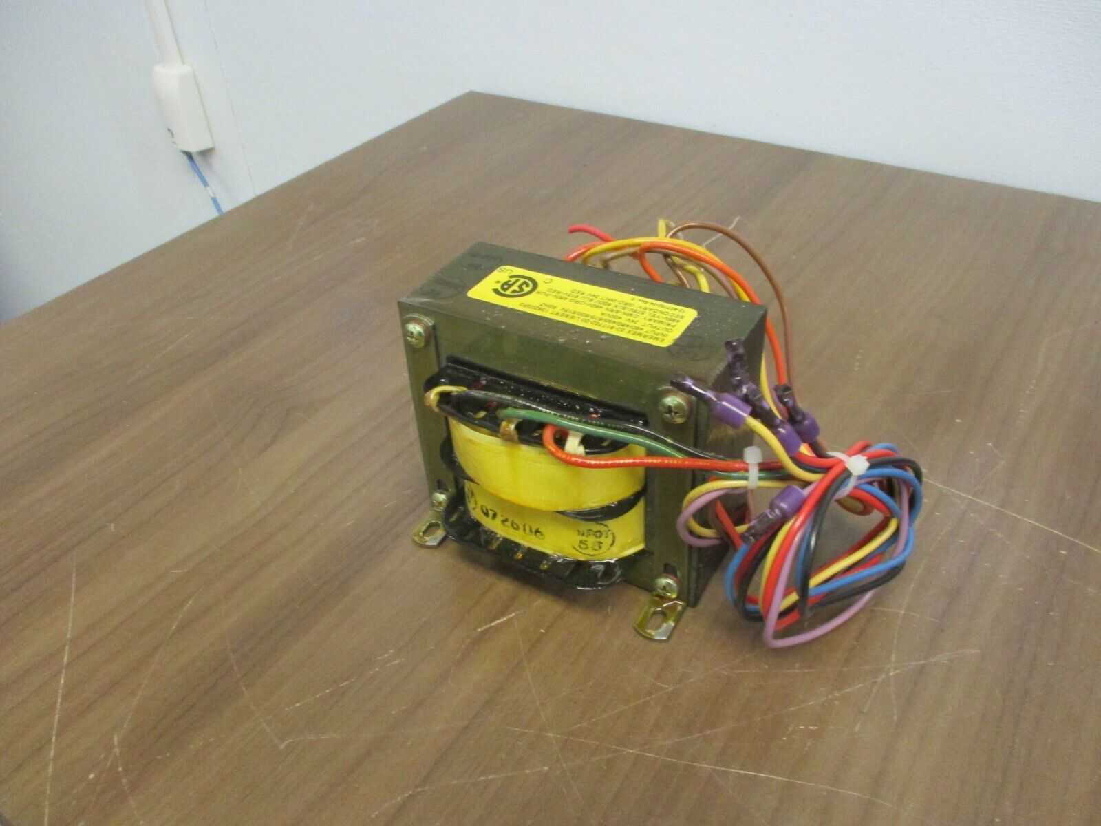 Liebert Transformer 136203P3 400VA Pri: 480/600V Sec: 24V 60Hz Used