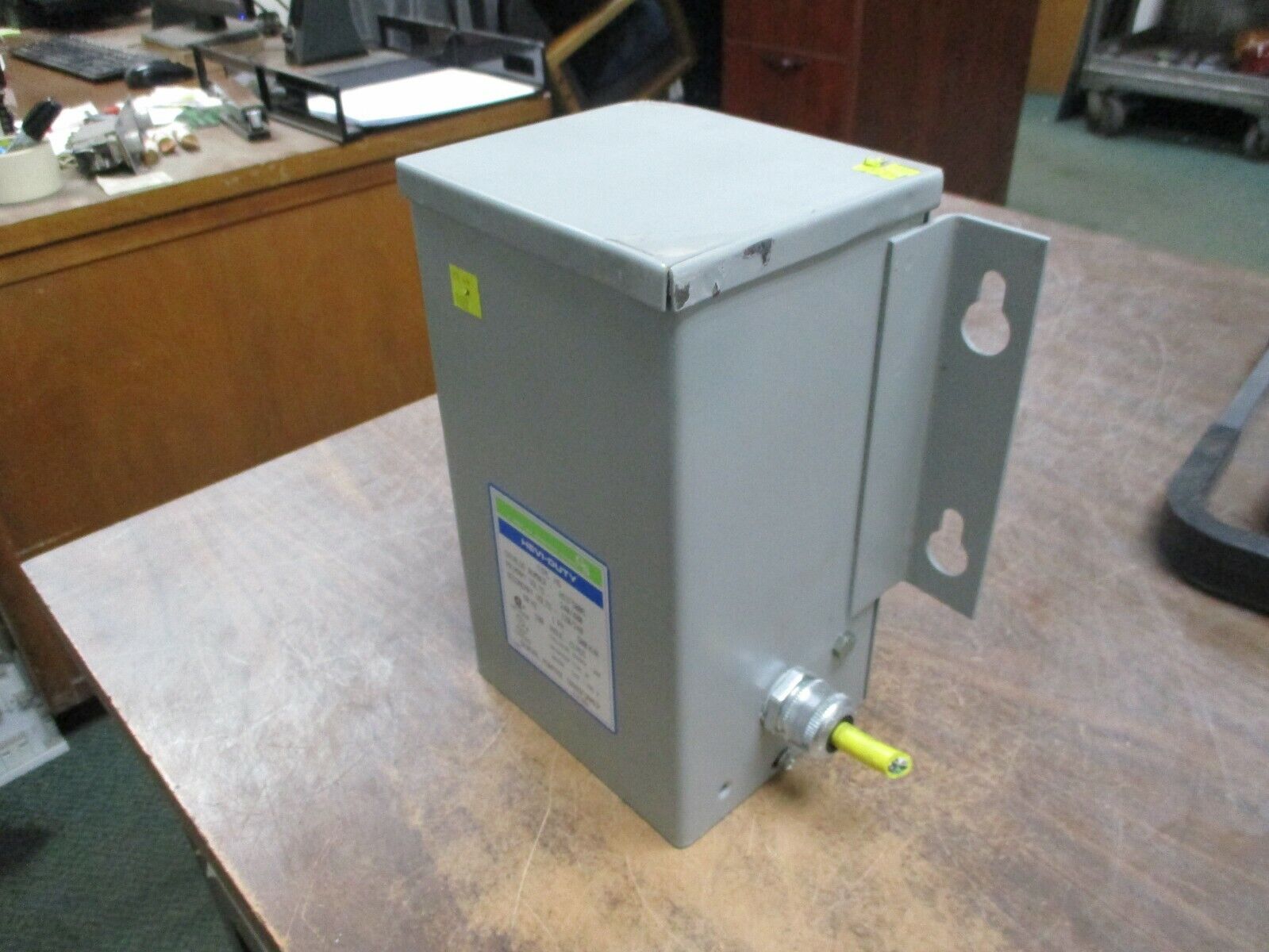 Hevi-Duty Type HS Transformer HS1F500A 0.500kVA Pri: 240/480V Sec: 120/240V Used