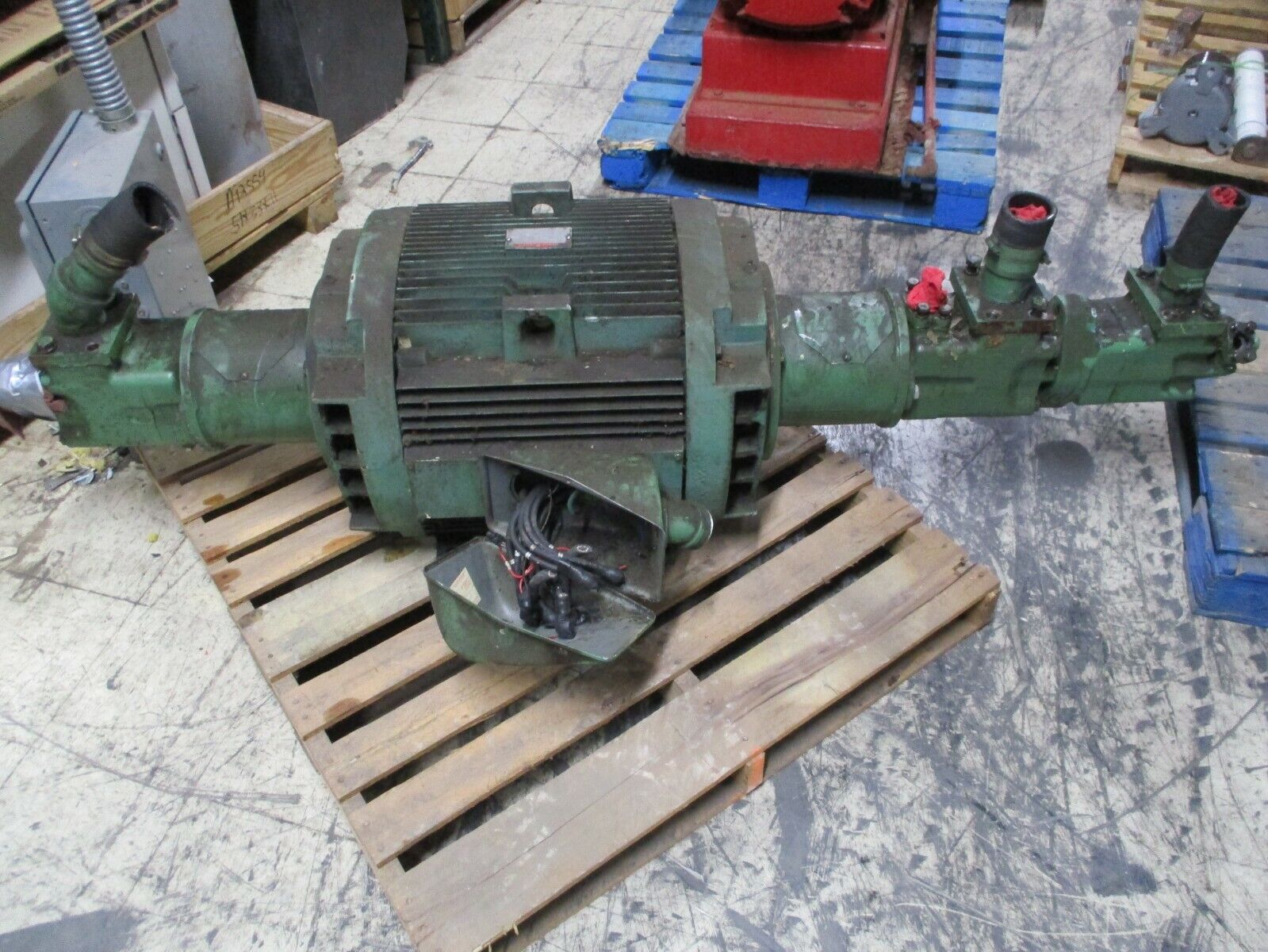 Vickers Vane Pumps w/ Motor 3520VS 25A11 / 4520 60A 8 75HP 1200RPM 230/460V Used