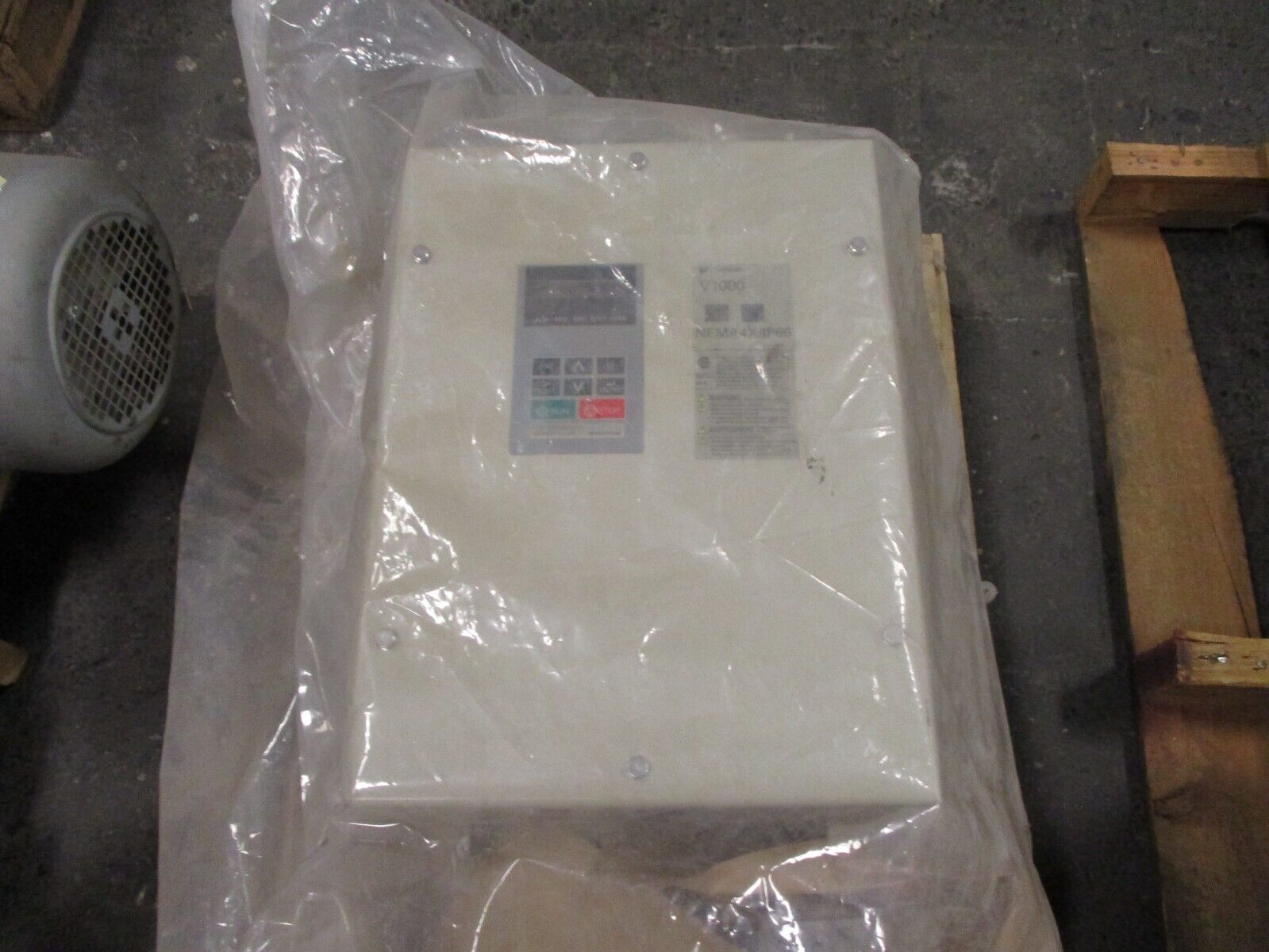 Yaskawa V1000 AC Drive CIMR-VU4A0018GAA 10HP 400V 3Ph 17.5/14.8A Nema 4X / IP66