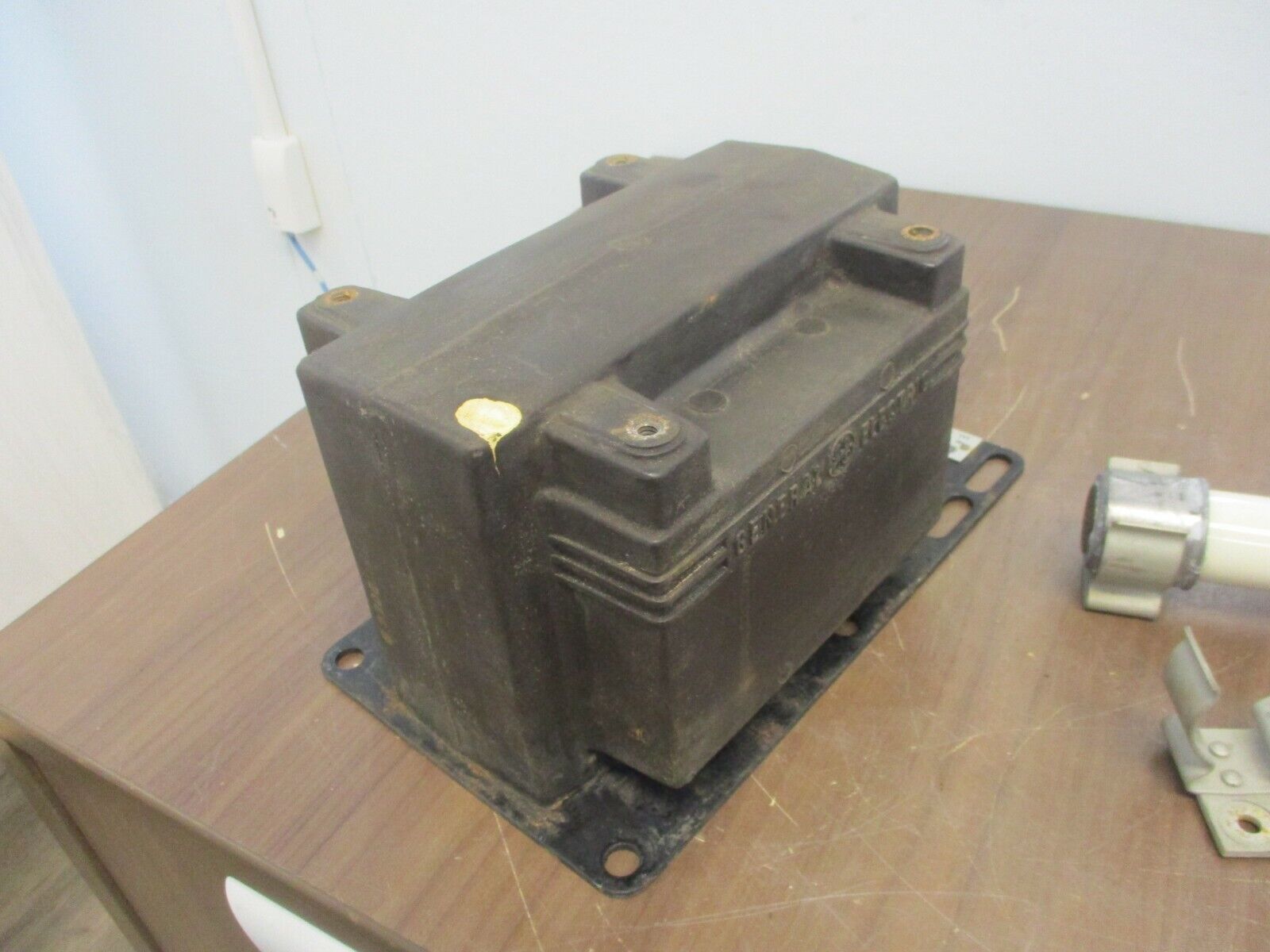 GE Type JVM-3 Potential Transformer 643X92 Ratio 35:1 Pri:4200V  50-60Hz  Used