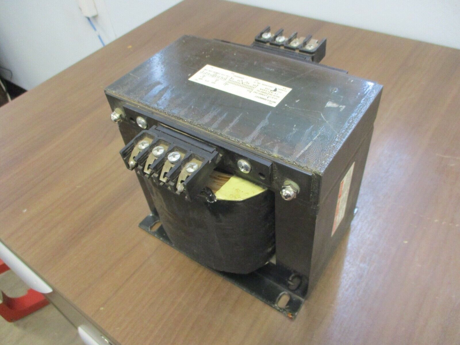 Square D Transformer 9070T2000D37 2kVA Pri: 600V Sec: 120/240V 50/60Hz Used