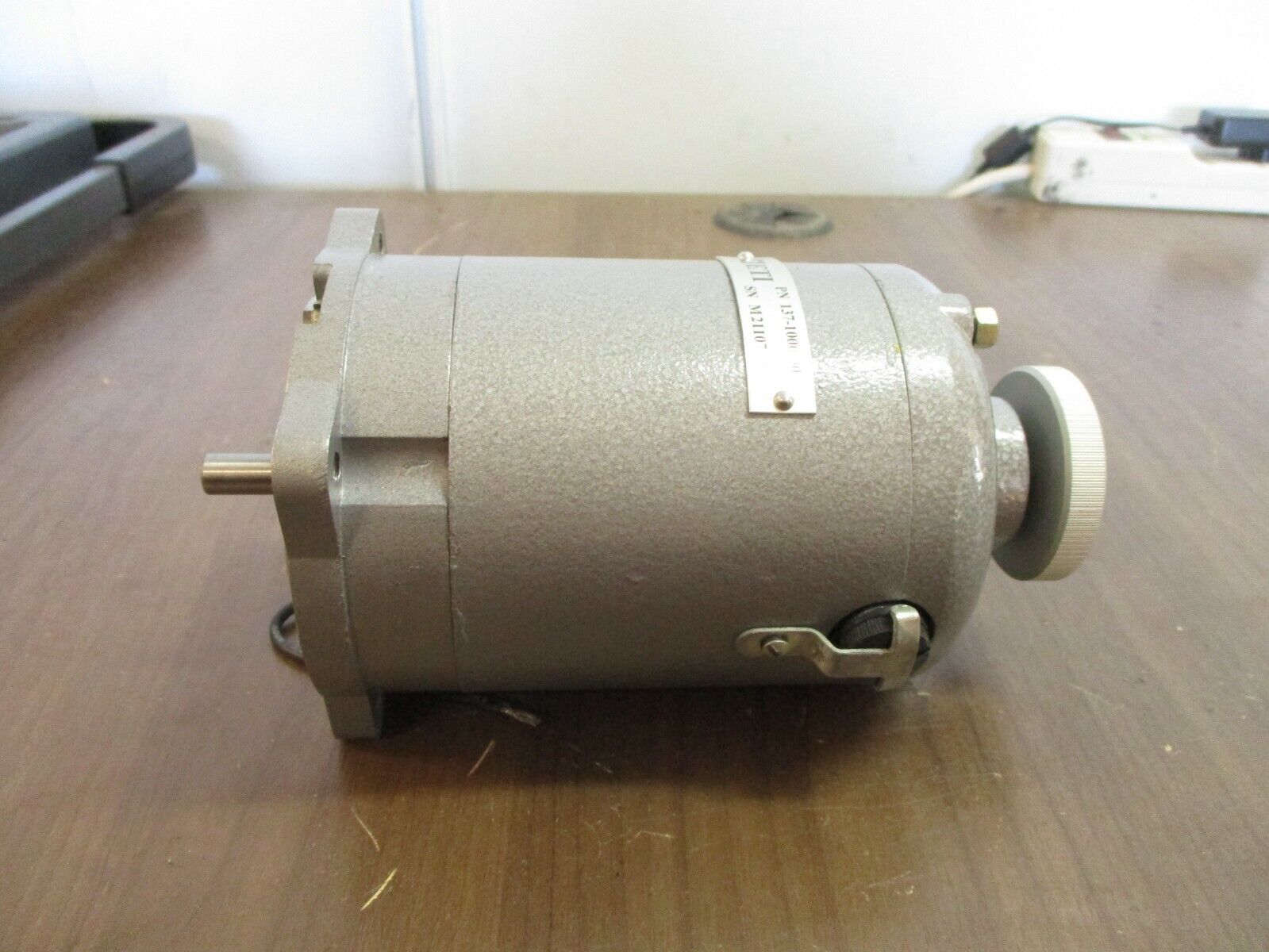 ETI Servo Motor 137-1000-00 New Surplus