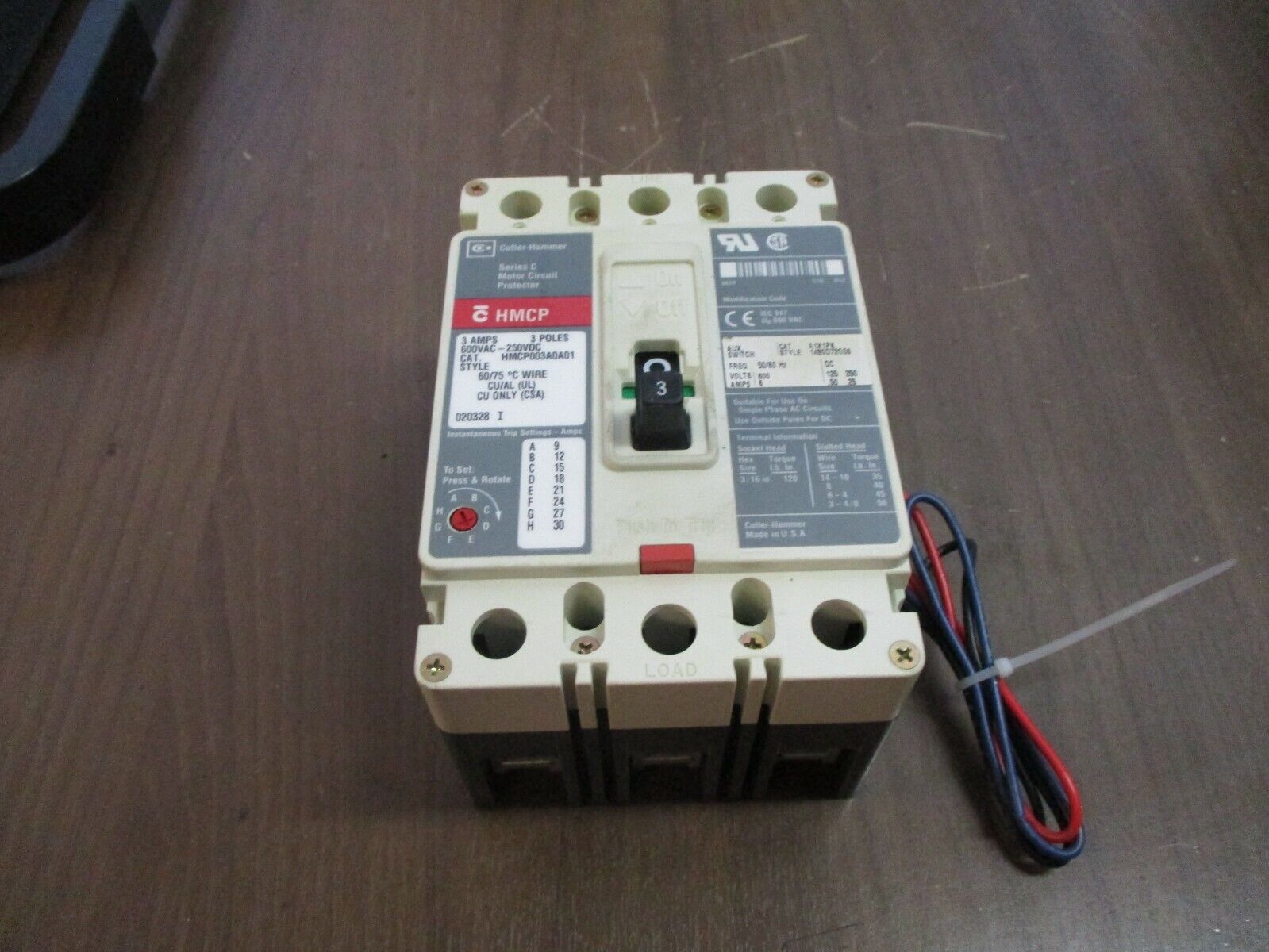 Cutler-Hammer Circuit Breaker w/ Aux HMCP003A0A01 3A 600V 3P Used