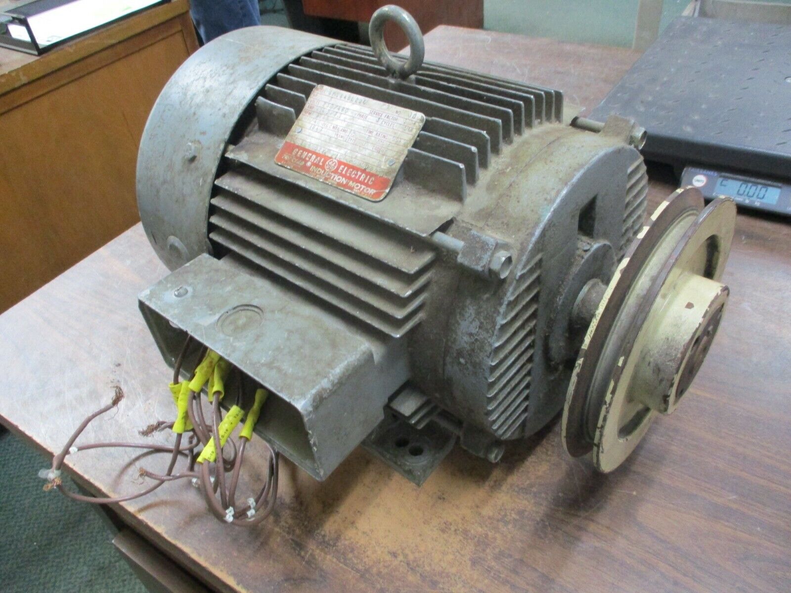 GE AC Motor 5K184BL220 5HP 1800RPM FR: 184T 230/460V 14.2/7.1A 3Ph Used