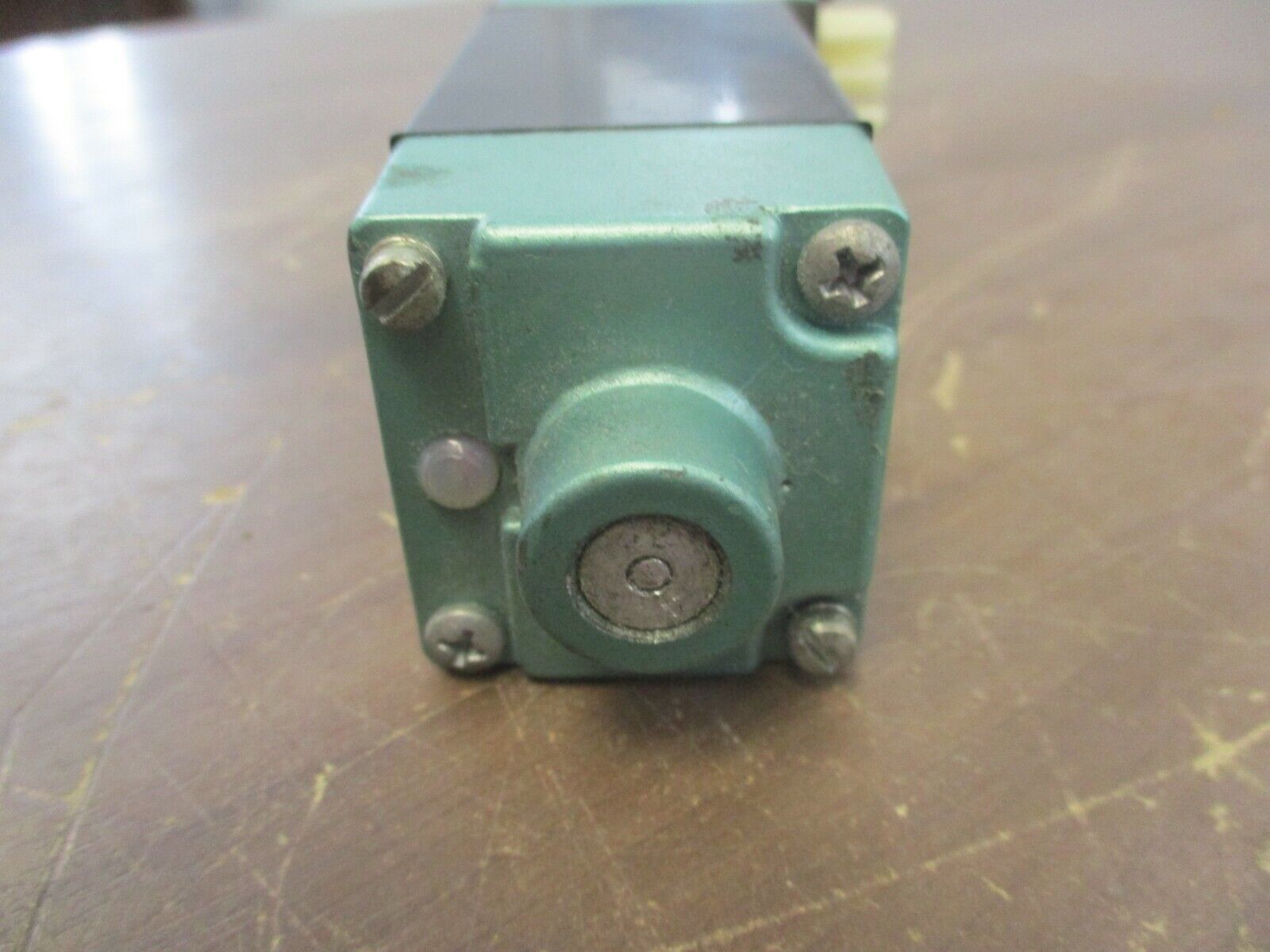 Numatics Solenoid Valve 152SA400M000061 150PSIG Air 24VDC 0.25A Used