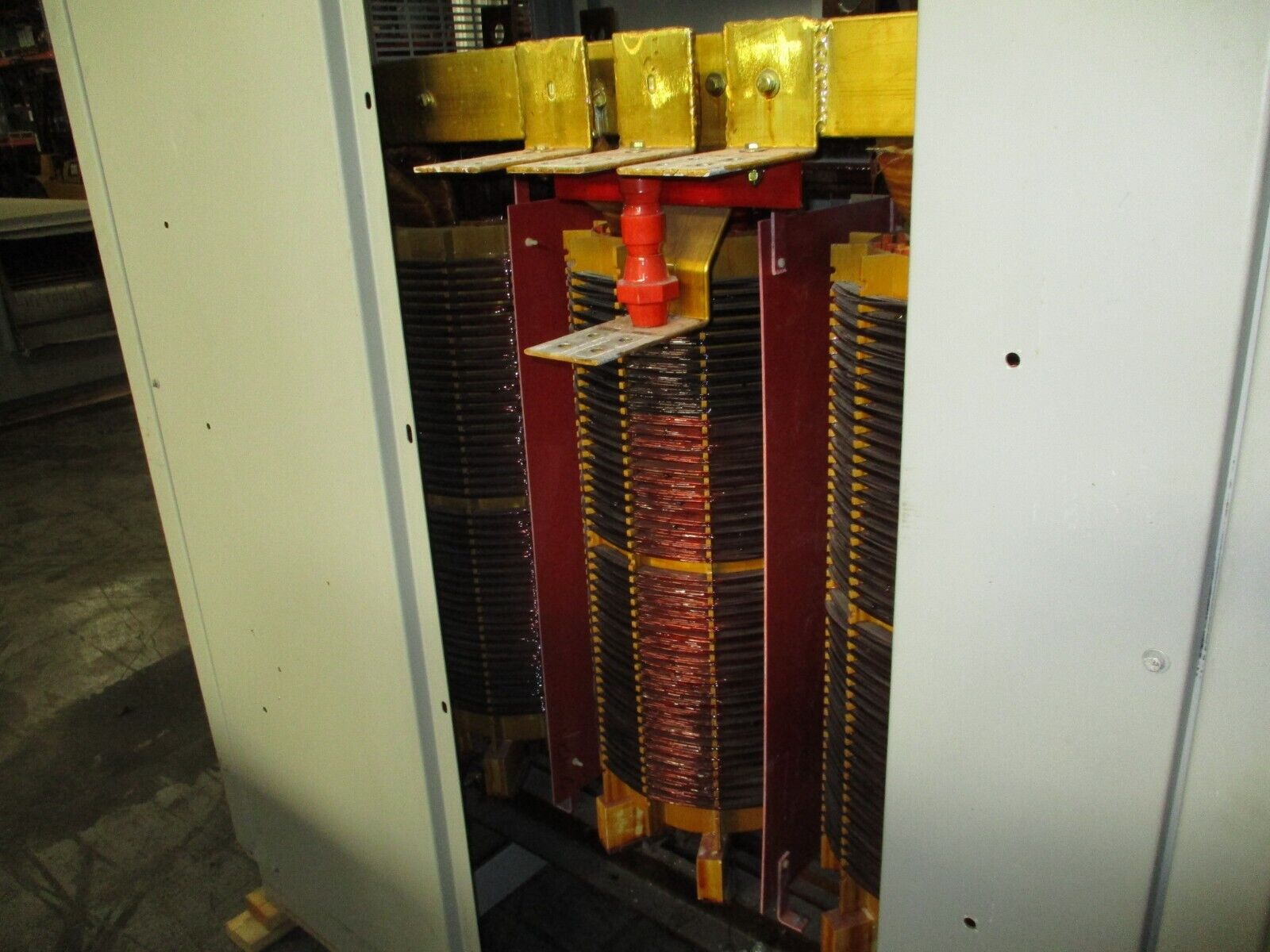 EB National Industri Transformer 34-0500-H119 500kVA Pri: 12.4kV Delta Used