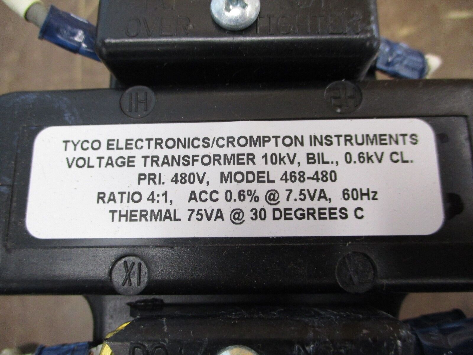 Tyco / Crompton Voltage Transformer 468-480 Pri: 480V Ratio 4:1 10kV BIL 60Hz