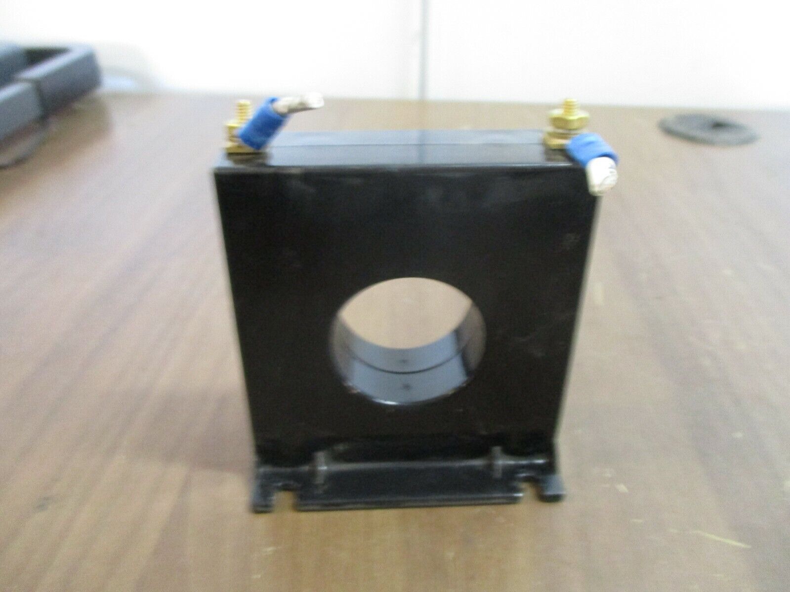 Instrument Transformers Current Transformer 5SFT-101 Ratio 100:5A 600V 50-400Hz