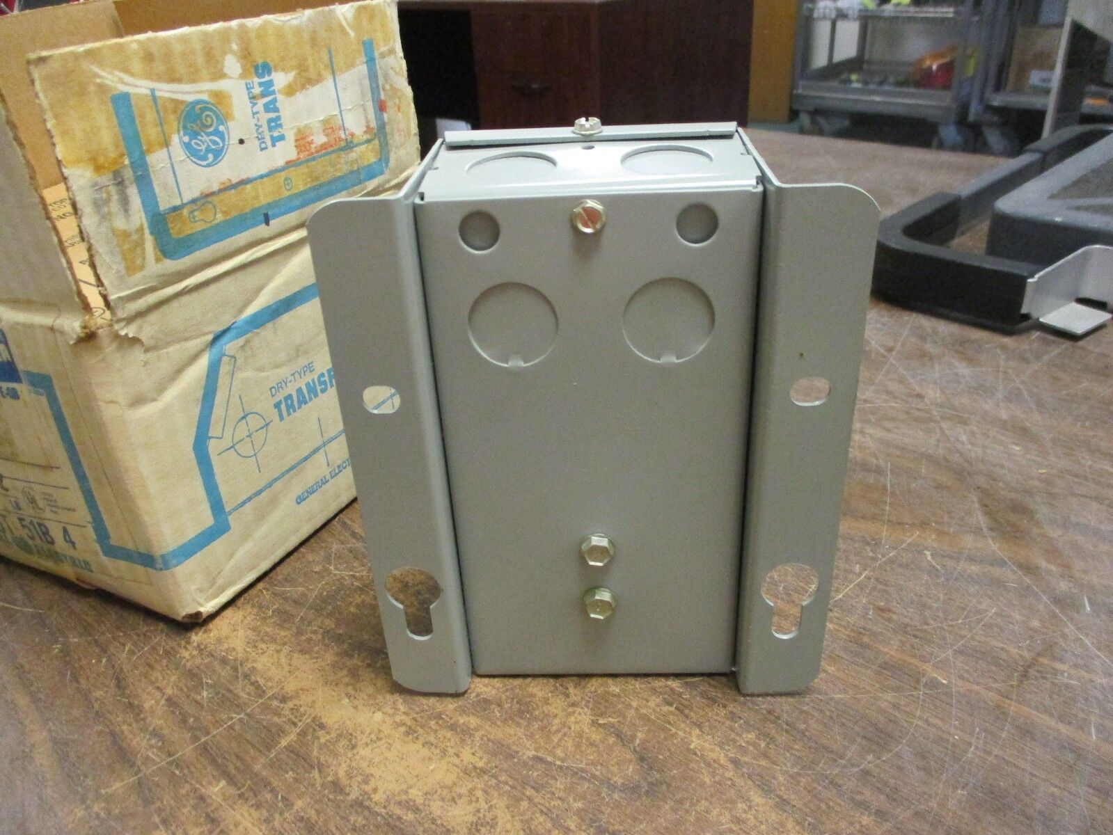 GE Type QB Transformer 9T51B4 0.100KVA Pri:240/480V Sec:120/240V 60Hz New