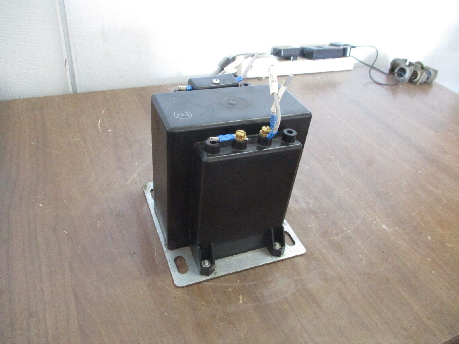 Instrument Transformers Potential Transformer 456-480 Pri: 480V Ratio 4:1 60Hz