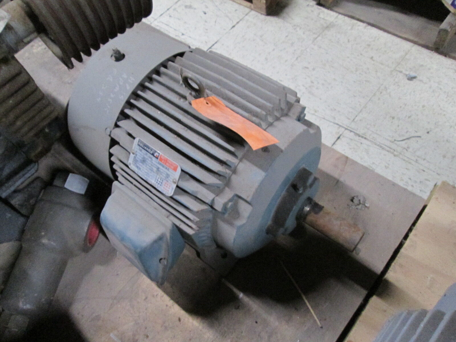 Reliance AC Motor P25G0371E-G19-VP/MN2820 15HP 3600RPM FR:254T ENCL:TEFC Used