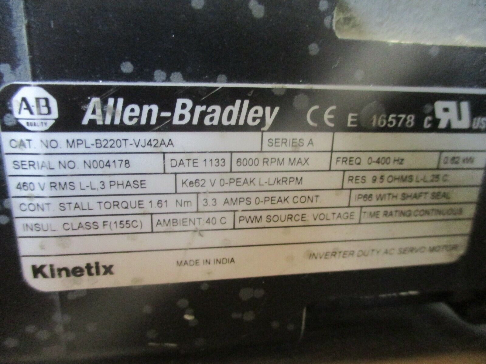 Allen-Bradley Kinetix AC Servo Motor MPL-B220T-VJ42AA Ser. A 6000RPM 0.62KW Used