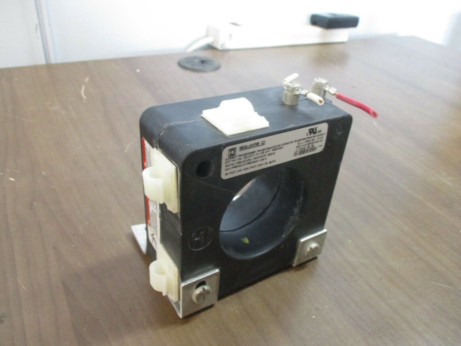 Square D Current Transformer 180R-801 Ratio 800:5A 600V 25-400Hz 10kV BIL Used