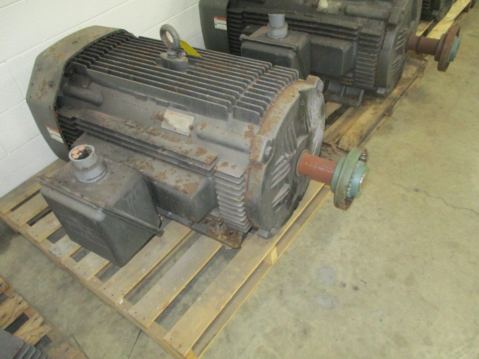 Lincoln AC Motor 200HP 1200RPM FR: 449U ENCL: TEFC 460V Inverter Duty Used