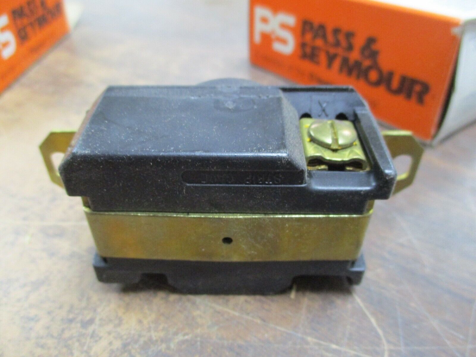 Pass & Seymour Receptacle L5 30R 30A 125V *Lot of 2* New Surplus