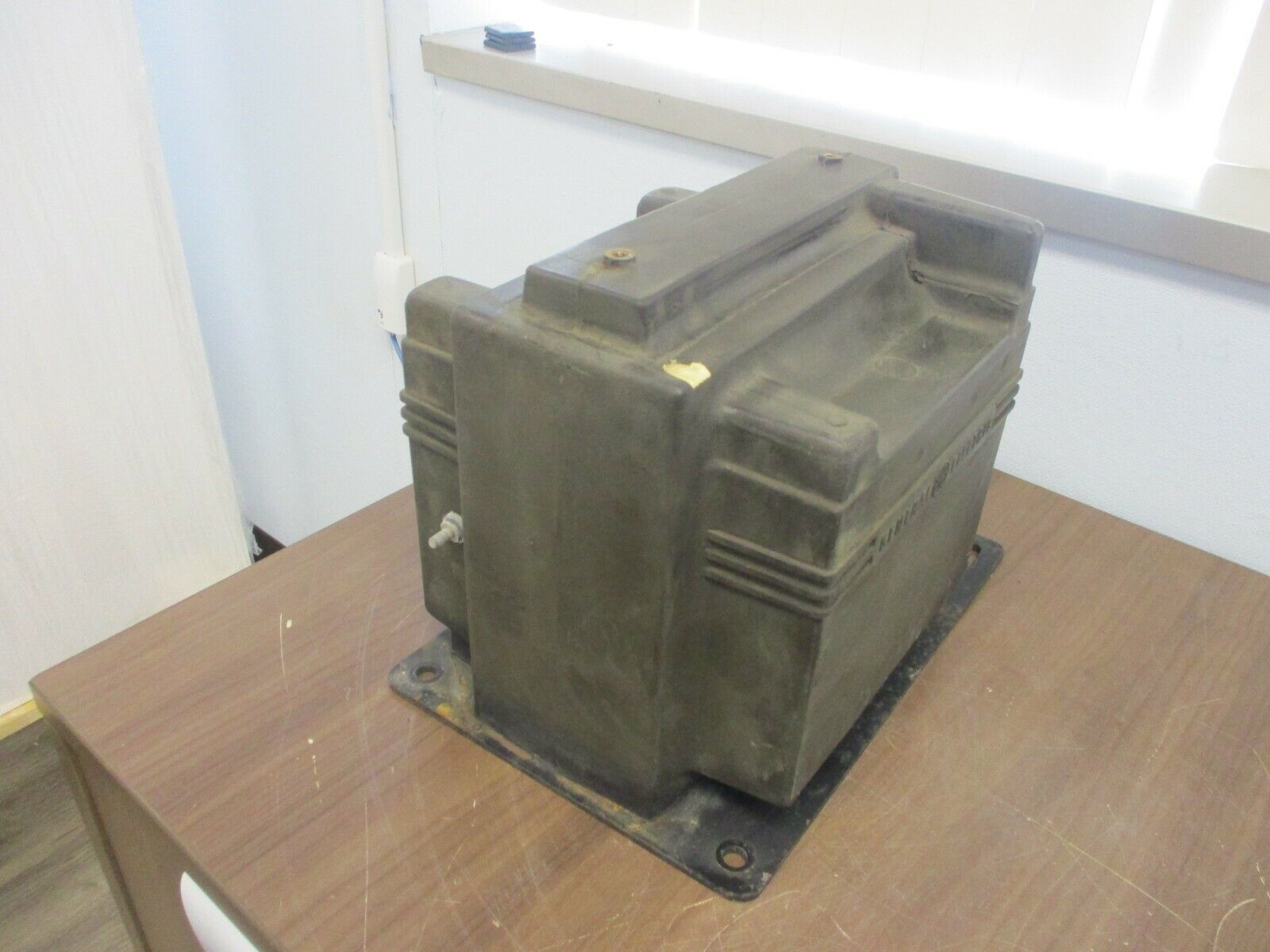 GE JVM-5 Voltage Transformer 765X021G48 Ratio 60:1 Pri:7200V 60Hz 110kV BIL Used