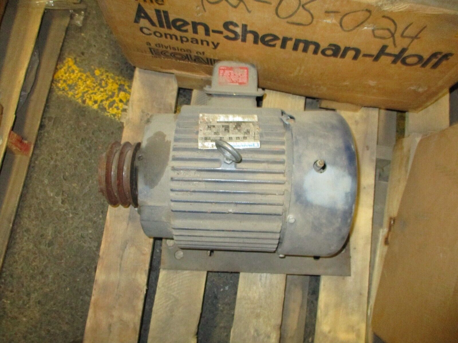 Marathon Motor 184TTFC4026BD 5HP 1800RPM 208-230/460V 14-13/6.5A 3Ph 60Hz Used