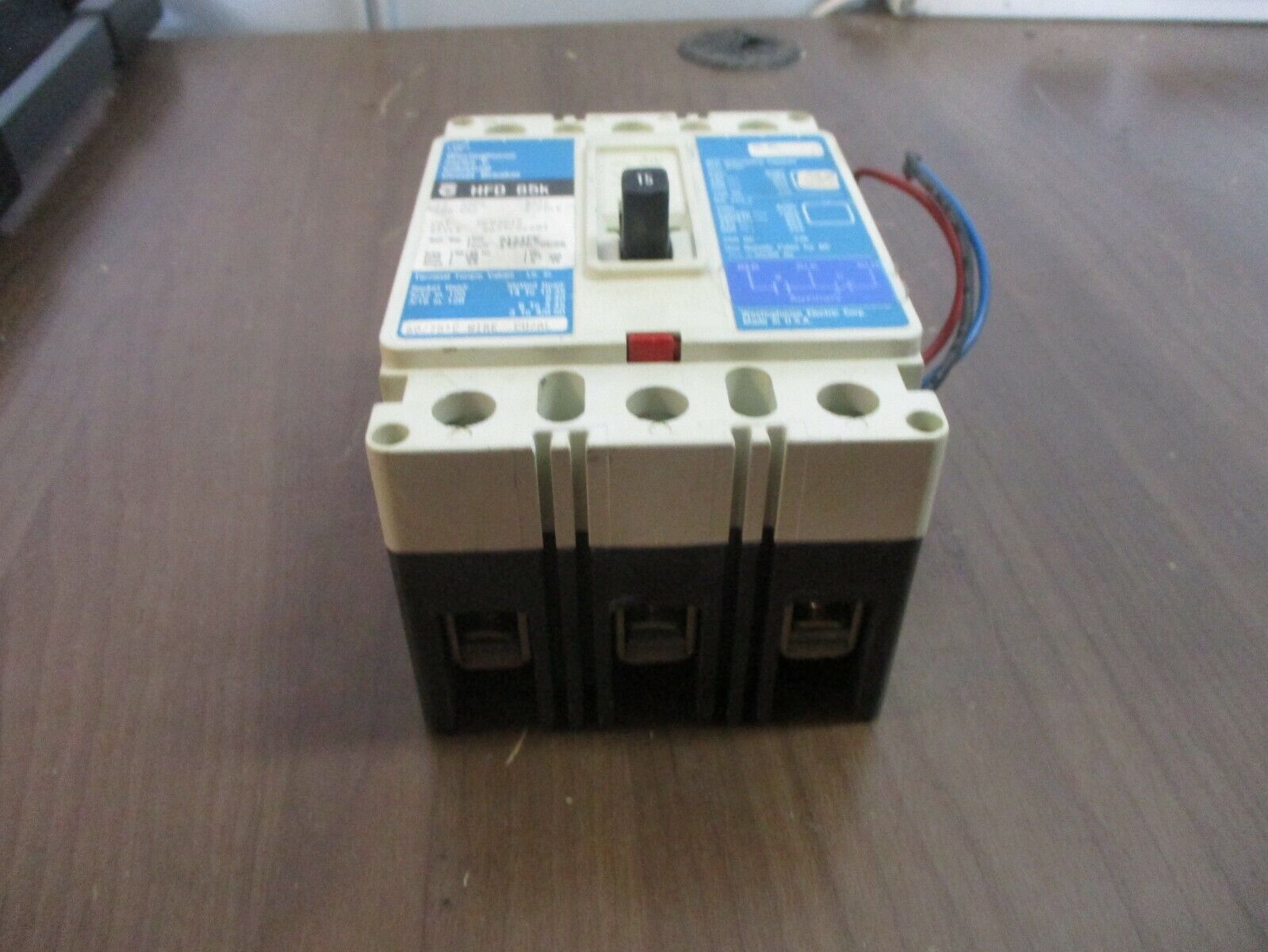 Westinghouse HFD 65K Circuit Breaker w/ Aux HFD3015 15A 600V 3P Used