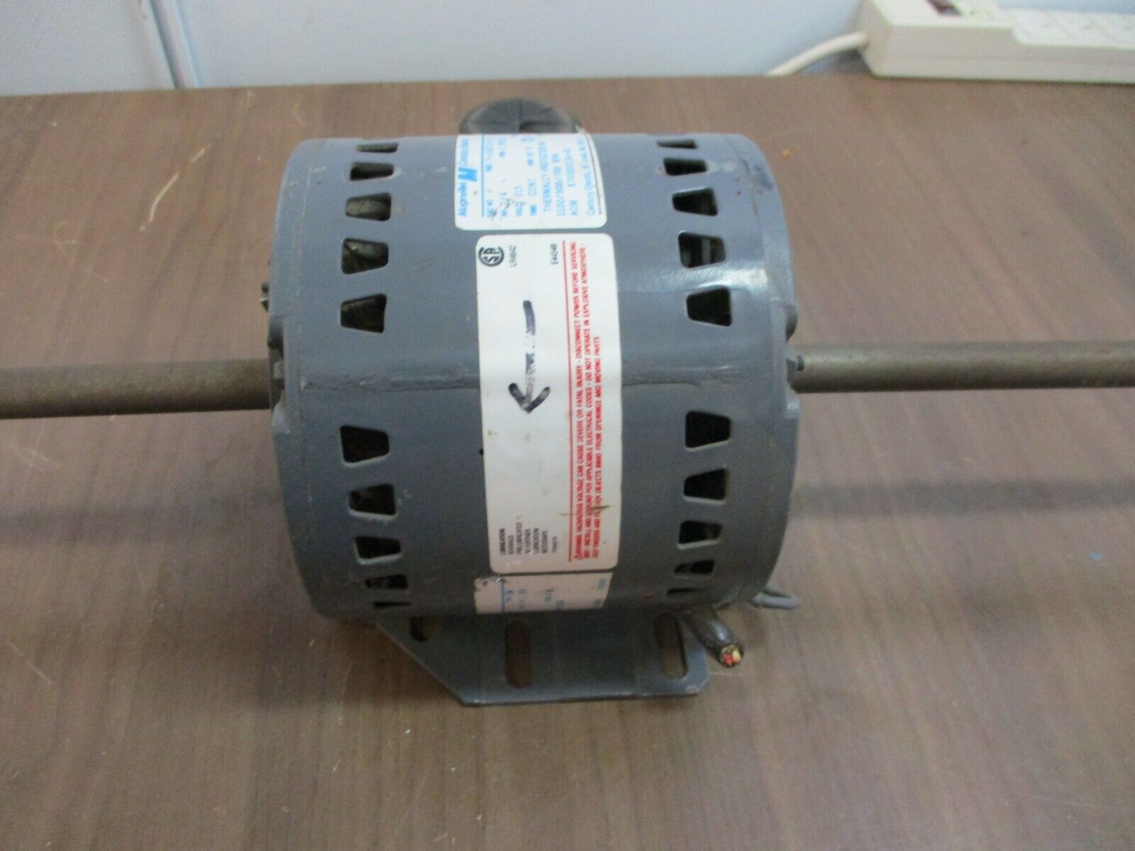 MagneTek Gearmotor 7-142724-02 1/4HP 1200 RPM 115V 3A 1Ph 60Hz Used