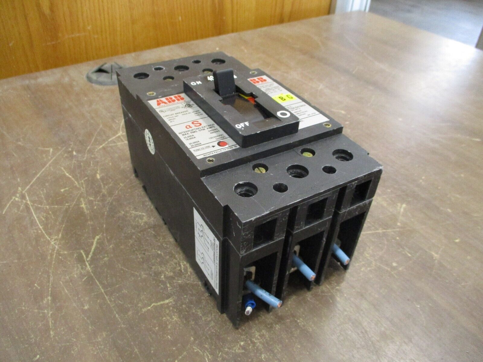 ABB Circuit Breaker ESB43040 40A 480V 3P Used