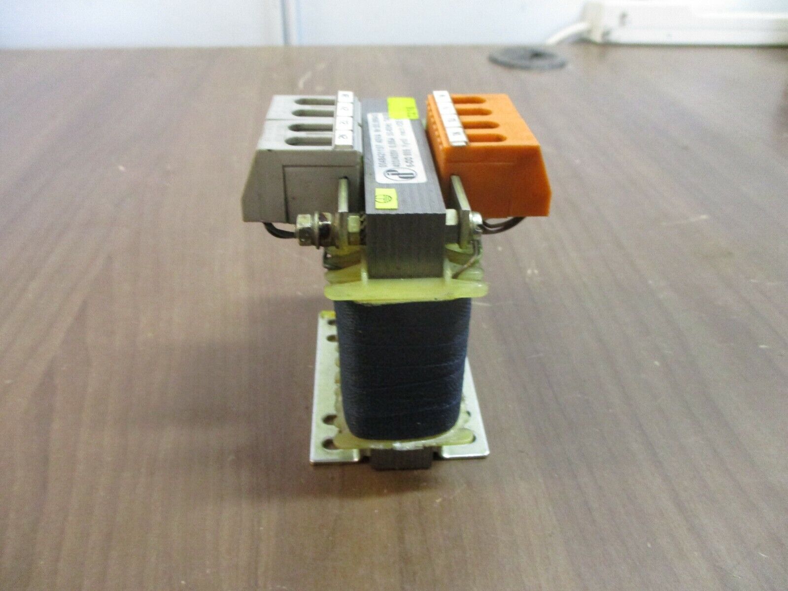 DIP Transformer 0048421157 40VA Pri: 400V Sec: 400V 3Ph 50/60Hz Used