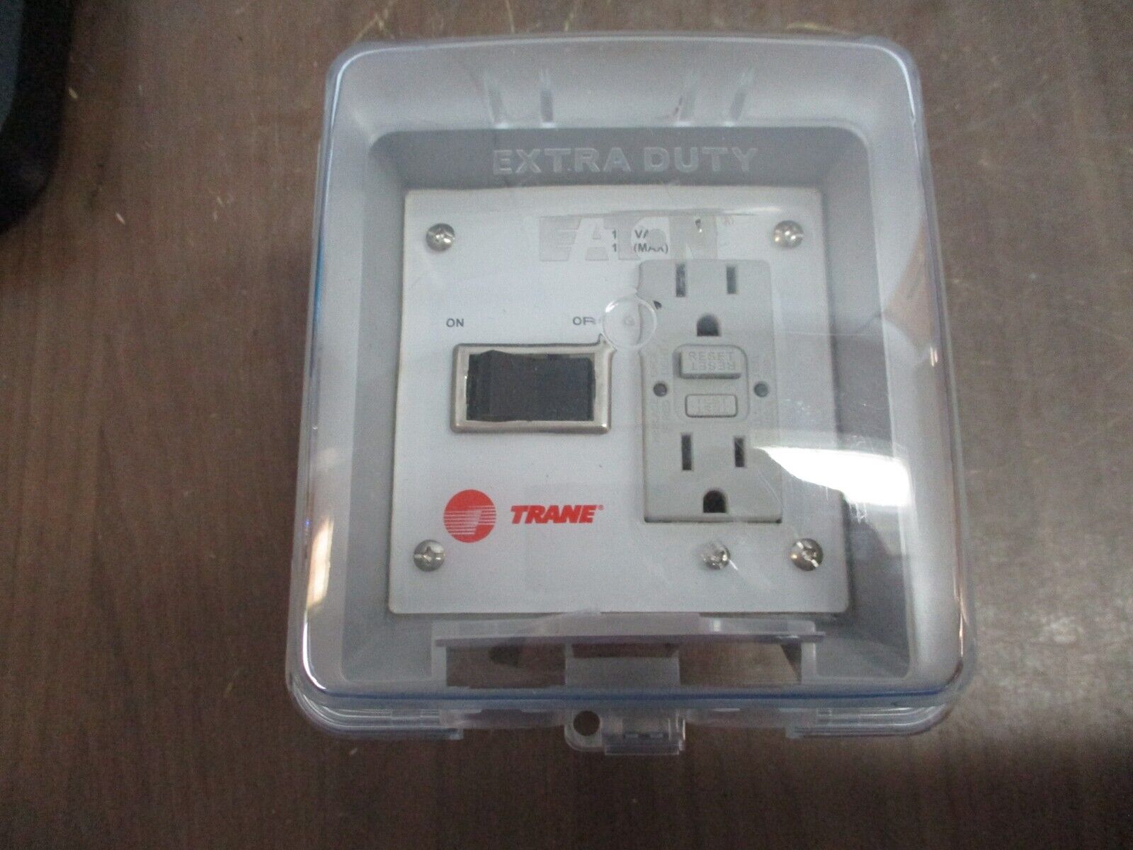 Trane Outdoor Outlet X19091416010 120VAC 15A Used