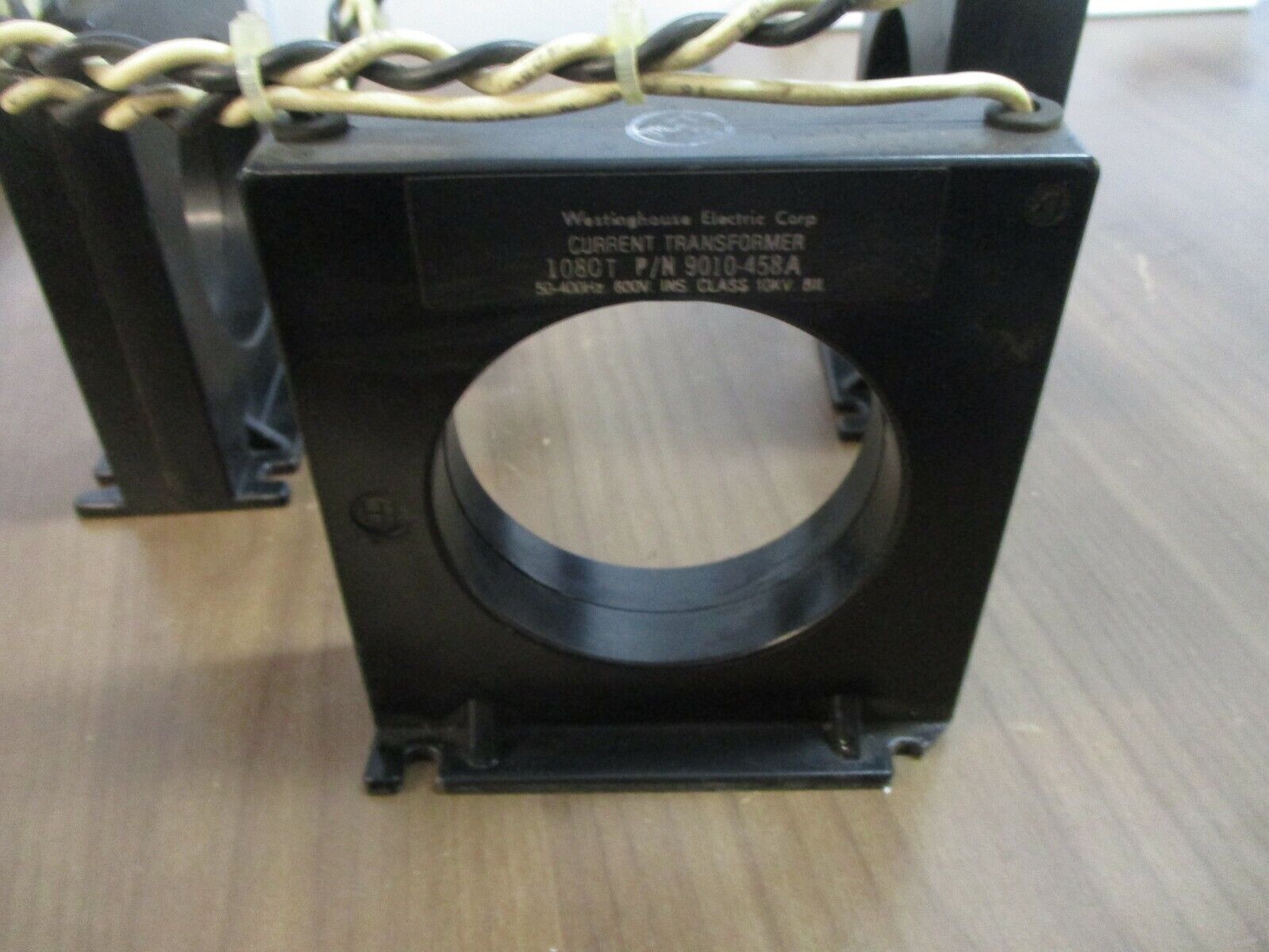 Cutler-Hammer/Westinghouse Current Transformer 9010-458A 1080T 600V 50-400Hz