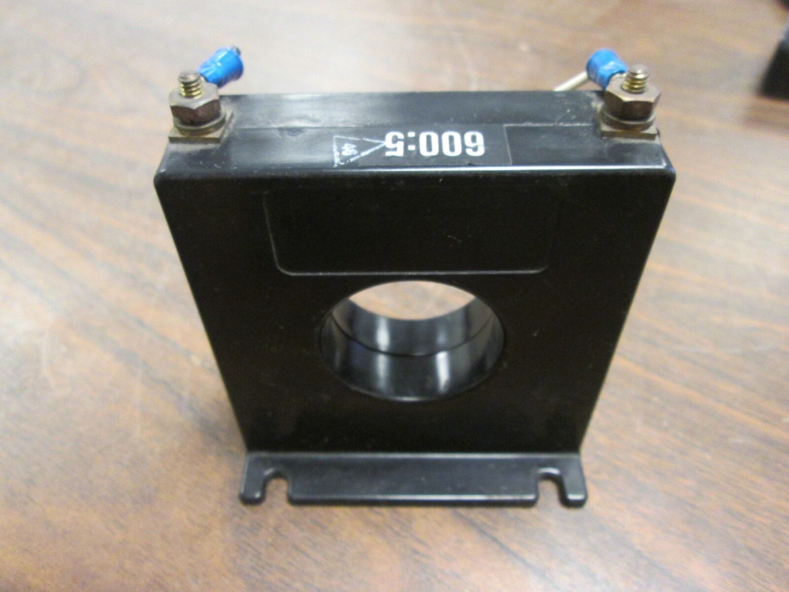 Instrument Transformers Current Transformer 5-SFT-601 Ratio: 600:5A 10KV BIL