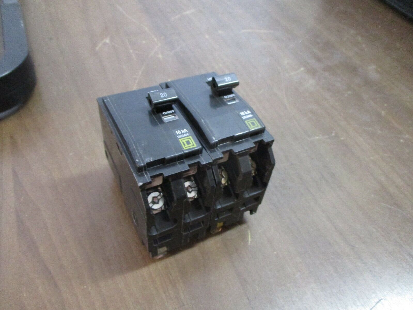 Square D Circuit Breaker QOB220 20A 120/240V 2P *Lot of 2* Used