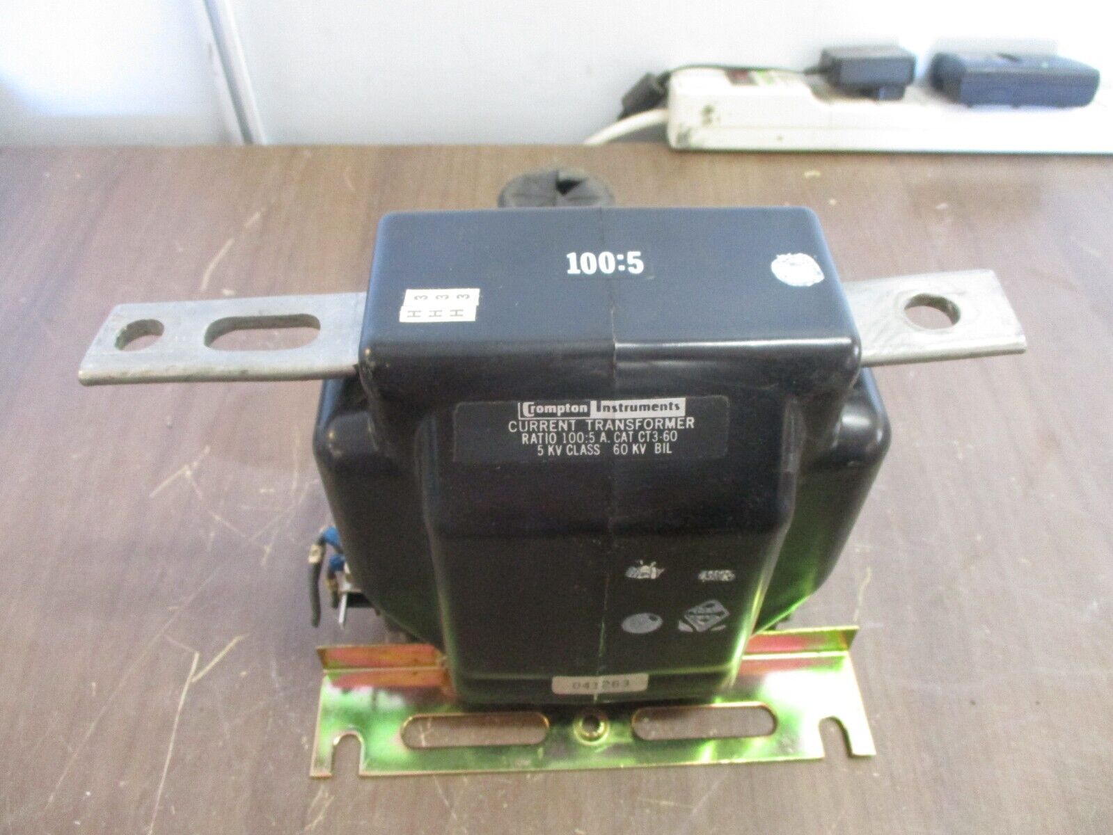 Crompton Instruments Current Transformer CT3-60 Ratio 100:5A 5kV Class 60kV BIL